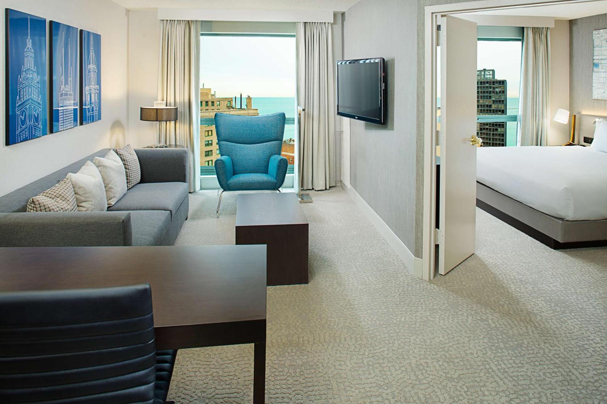 Suite mit 1 Schlafzimmer mit Kingsize-Bett und Seeblick