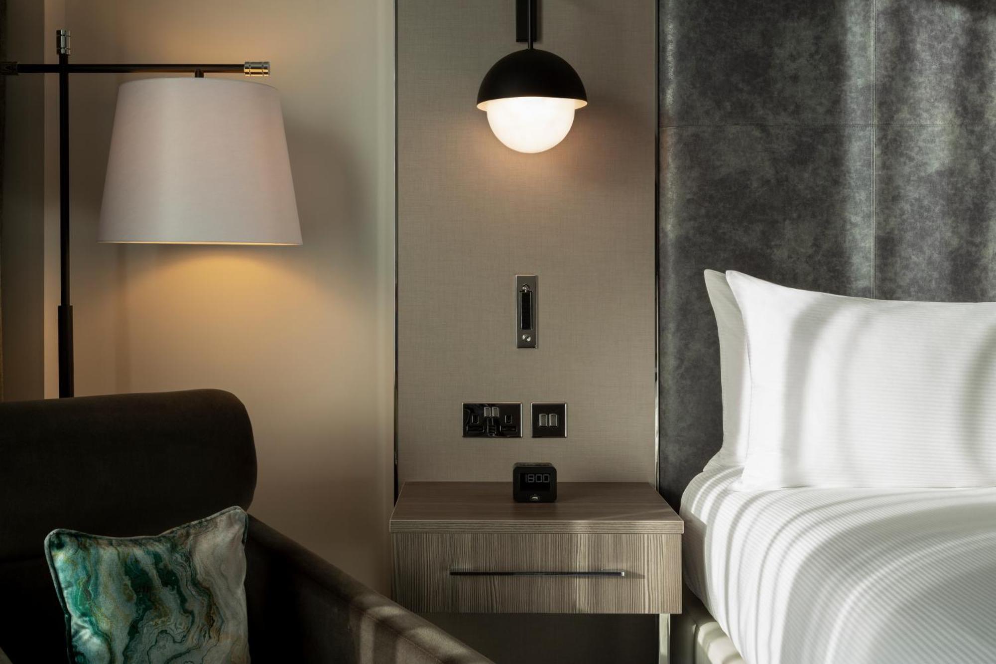 Zimmer mit Kingsize Bett