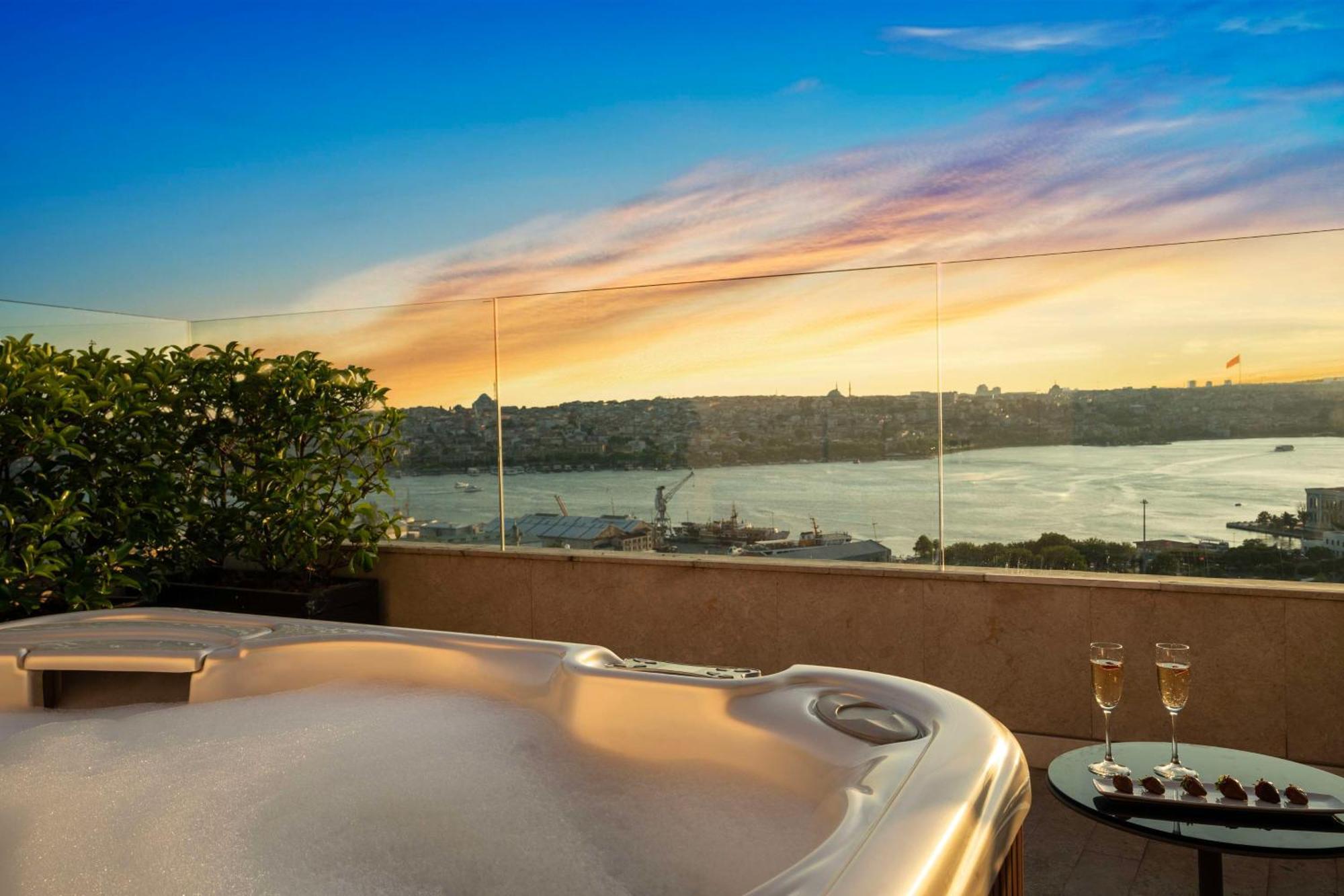 Panorama-Suite mit Blick auf das Goldene Horn und Terrasse