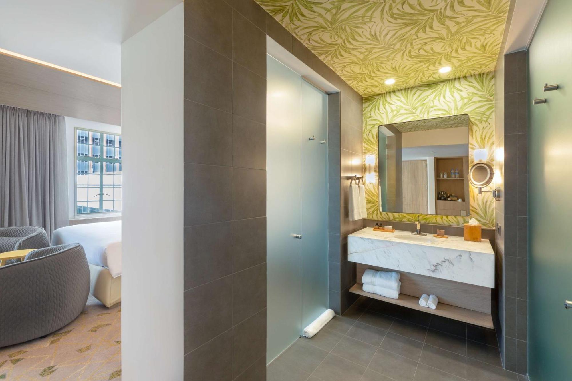 Junior Suite mit Kingsize-Bett und Sitzbereich