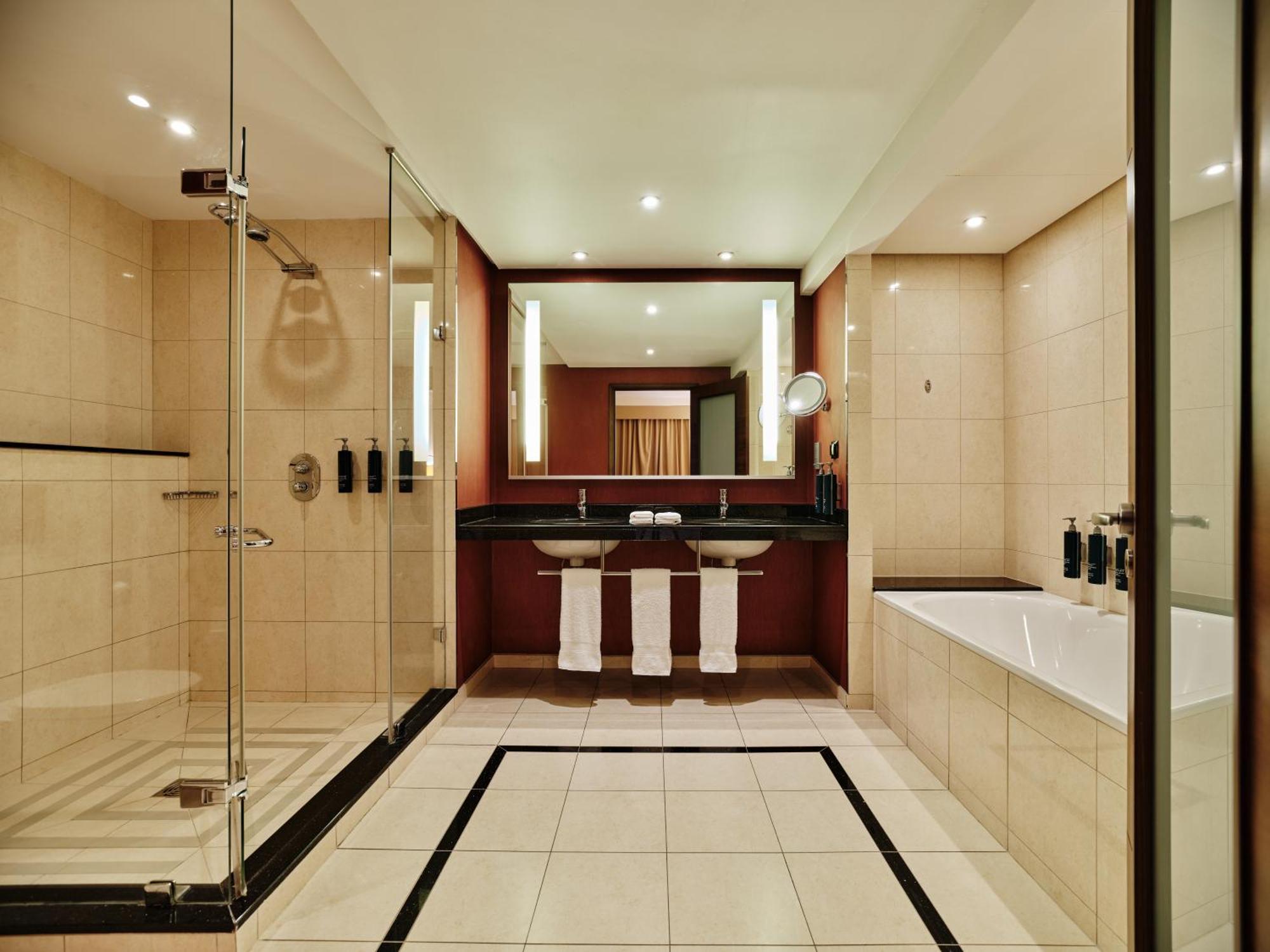 Executive Panorama Suite