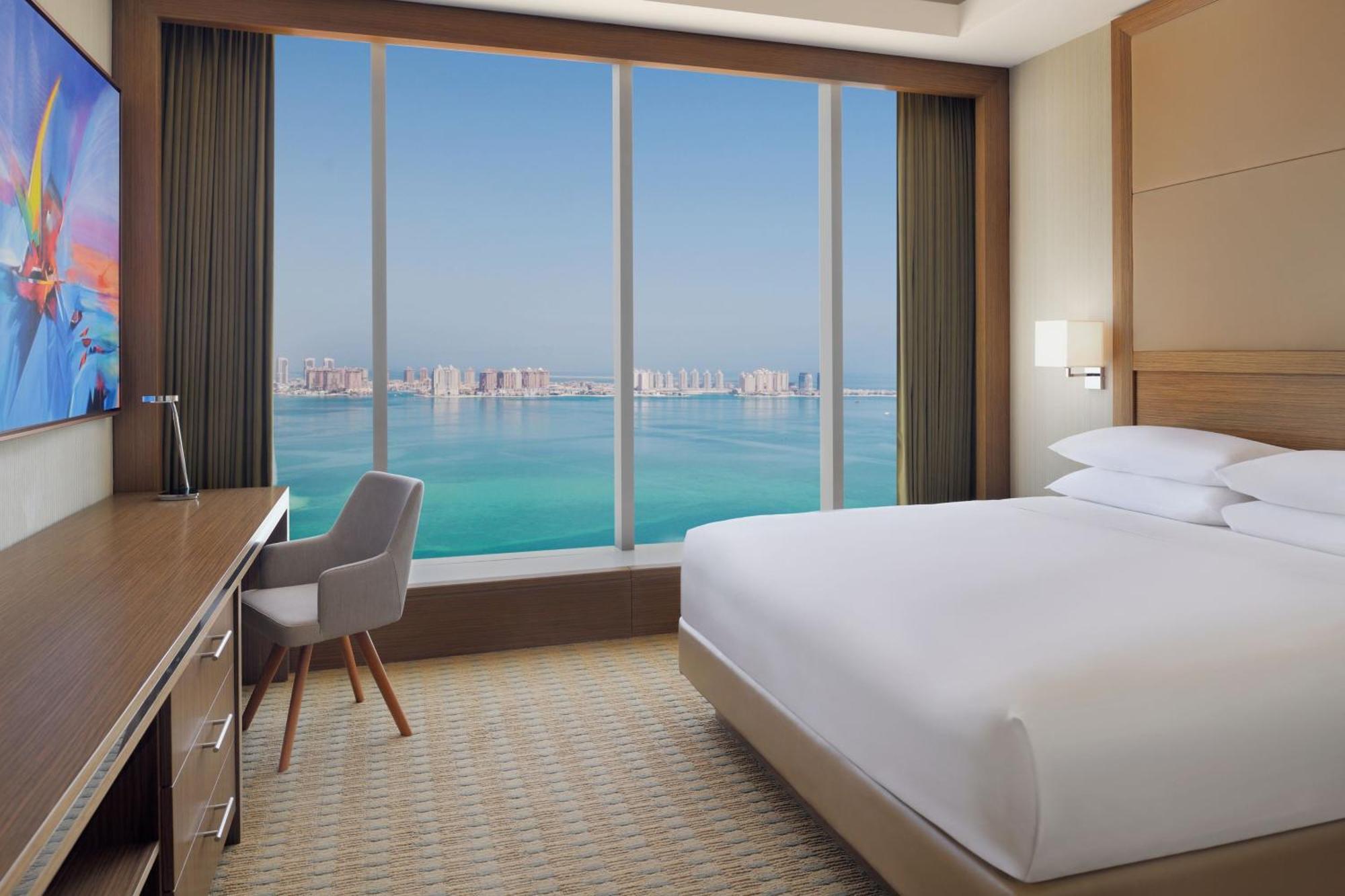Deluxe Room Sea View,1 King, Beach Access