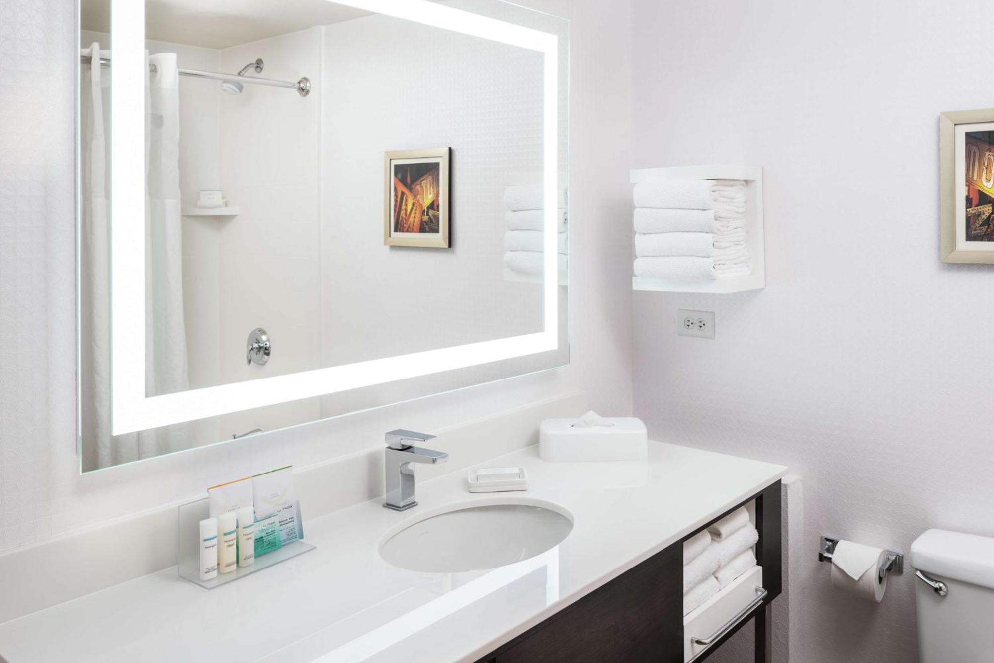 Zimmer mit Kingsize-Bett und Dusche - Nichtraucher