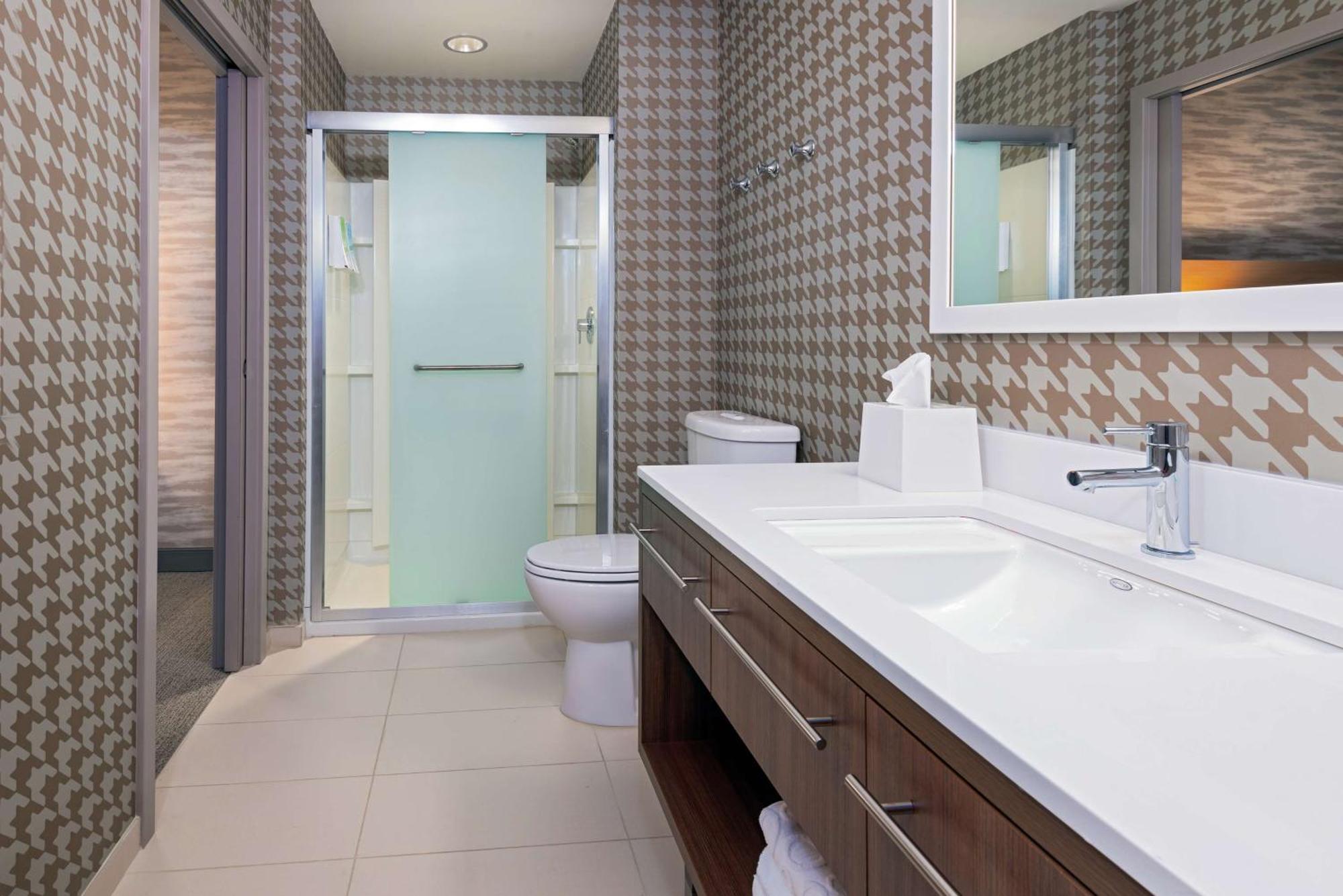 One-Bedroom King Suite Non-Smoking