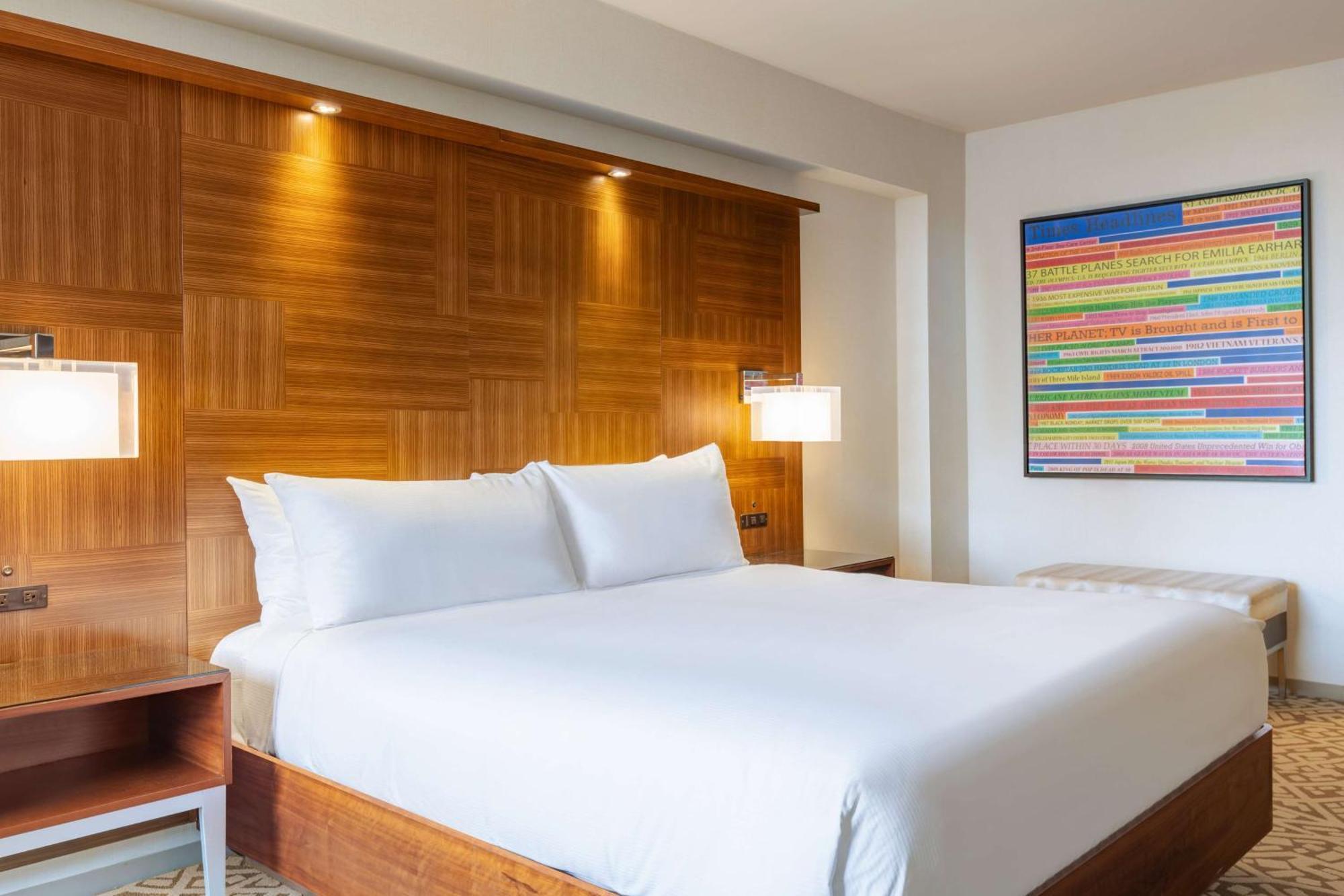 Eckzimmer mit Kingsize-Bett