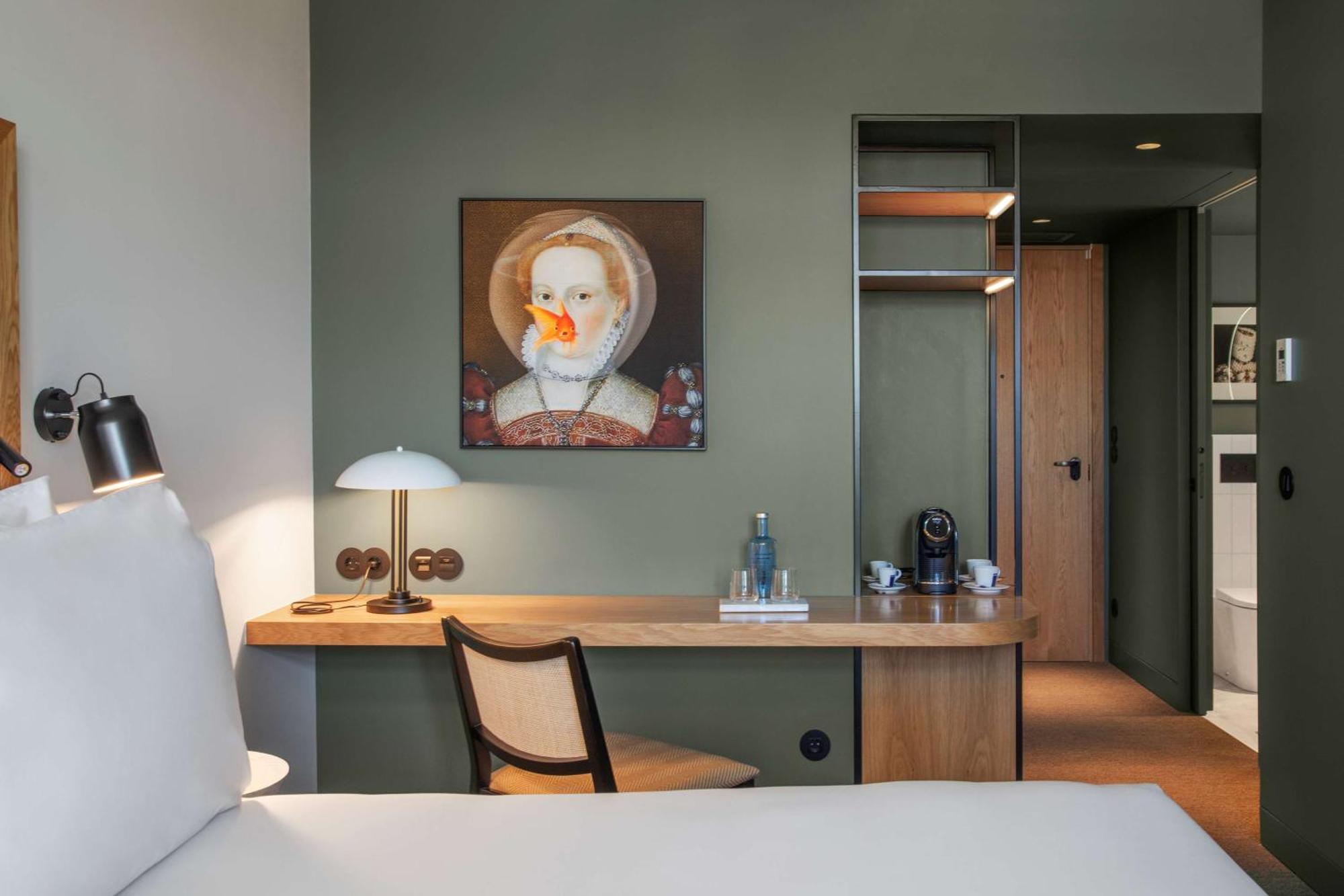 Superior Zimmer mit Kingsize-Bett und Stadtblick