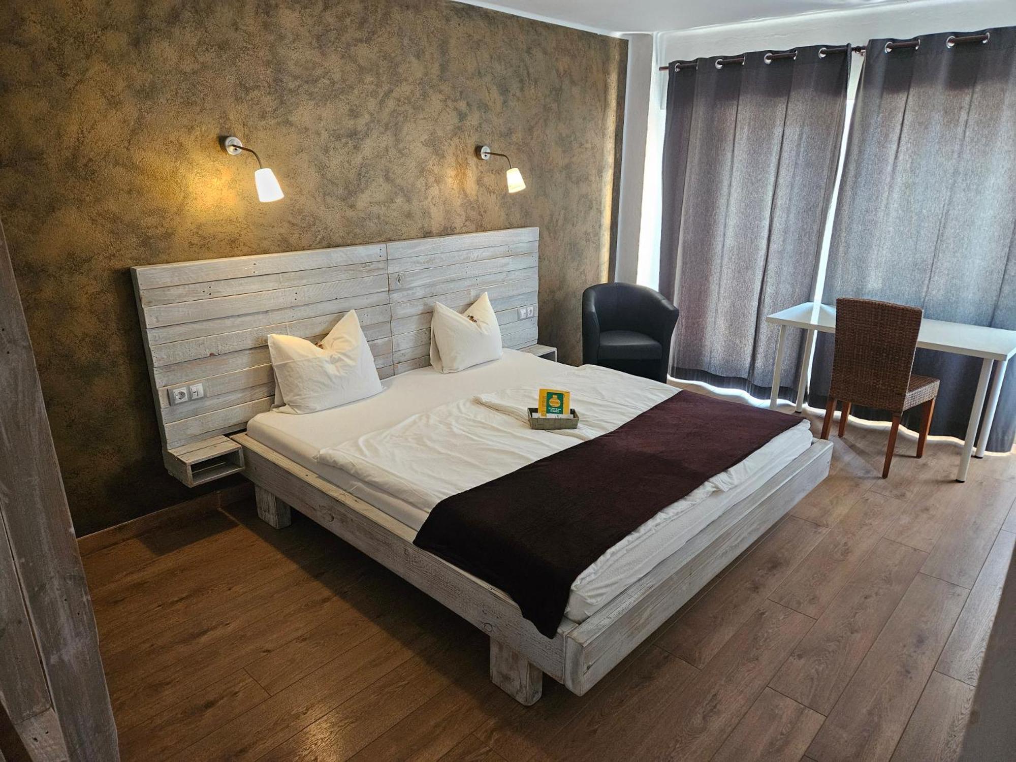 Deluxe Doppelzimmer mit seitlichem Meerblick