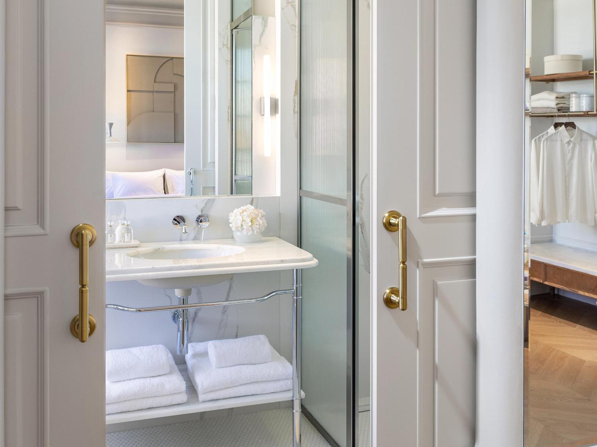 Acropolis Grand Apartment