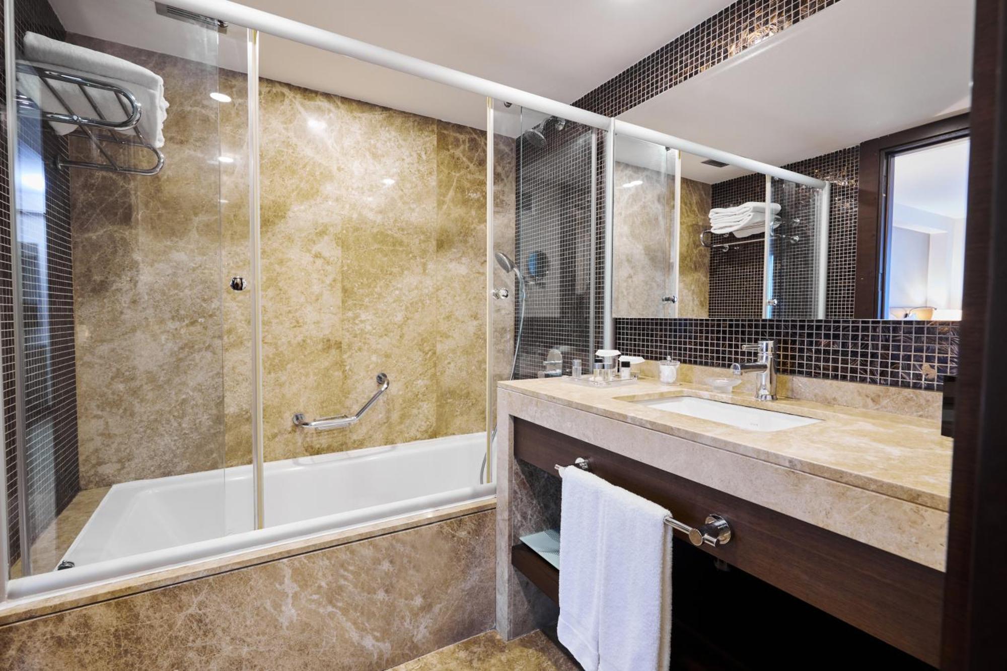 Grand Deluxe Zweibettzimmer – kostenloser Zugang zum Wellnessbereich