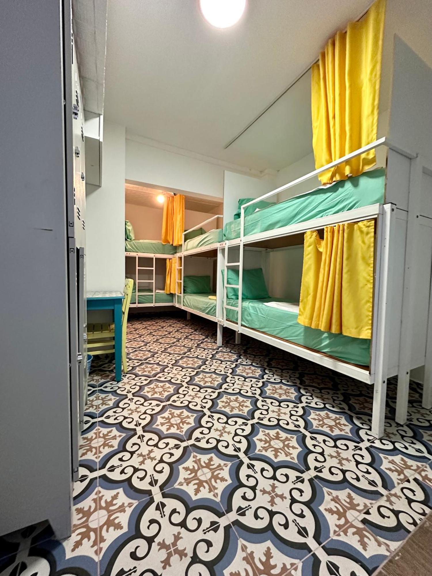 Bett im gemischten 6-Bett-Schlafsaal