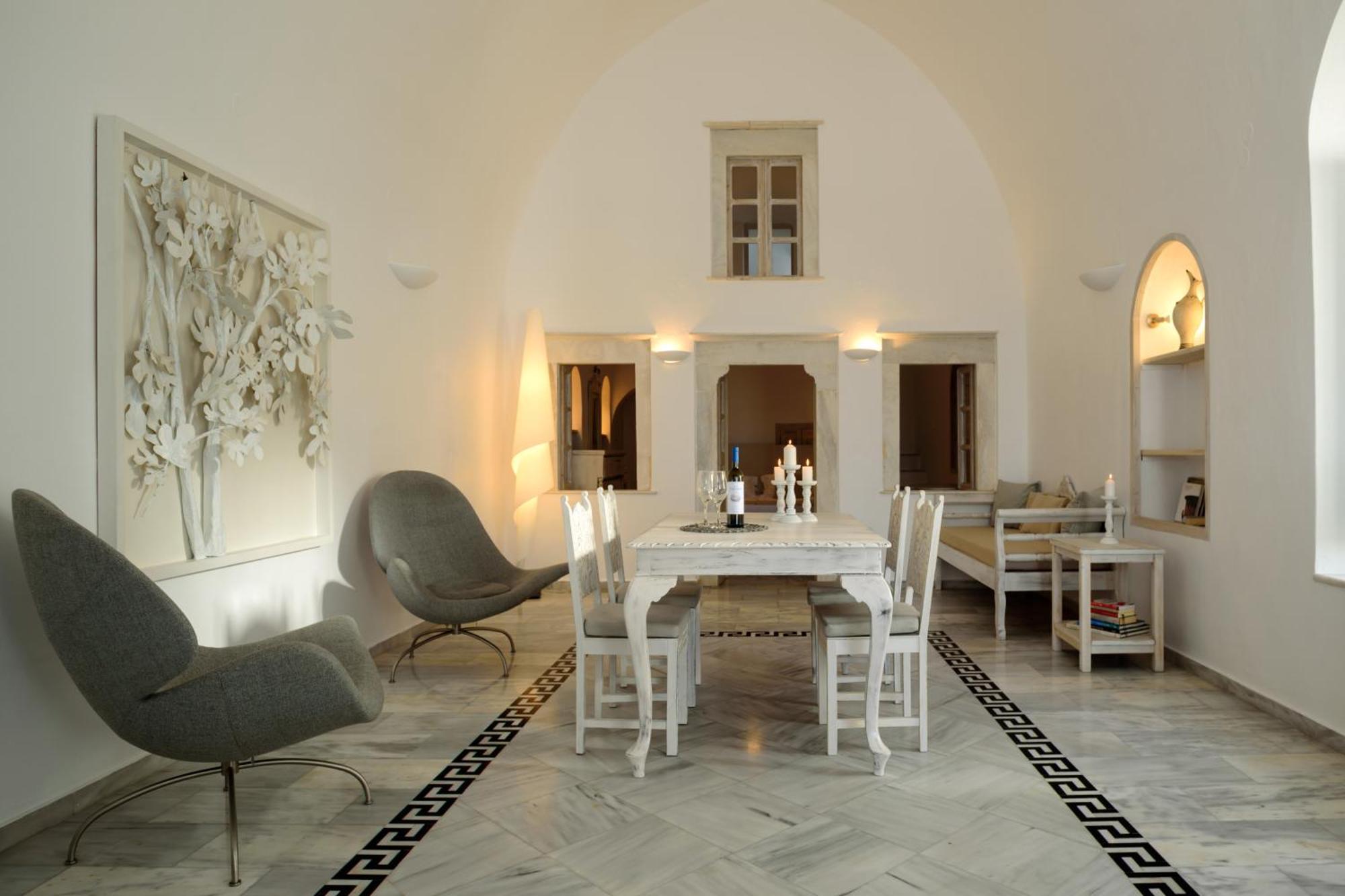 Imperial Cave Suite – Caldera Sea view & Volcano View
