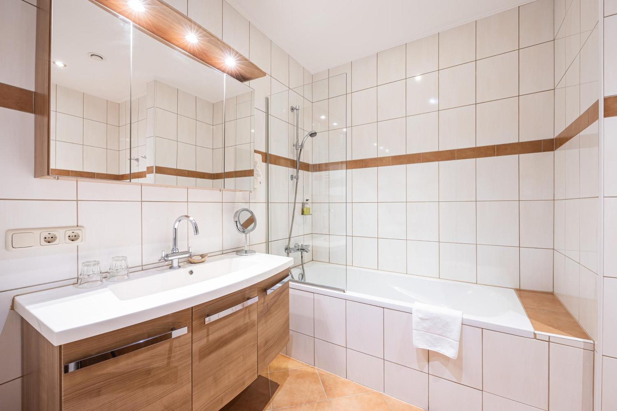 Doppelzimmer mit Balkon