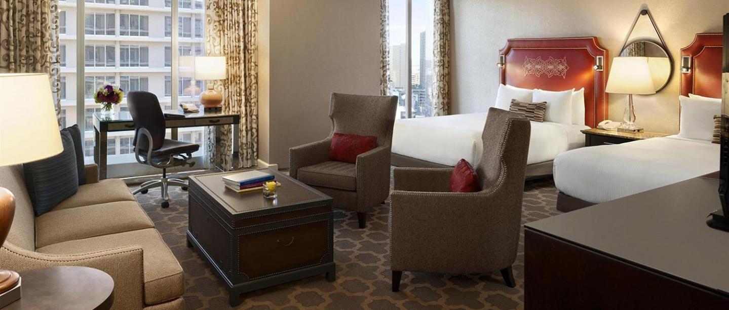 Junior Queen Suite City View