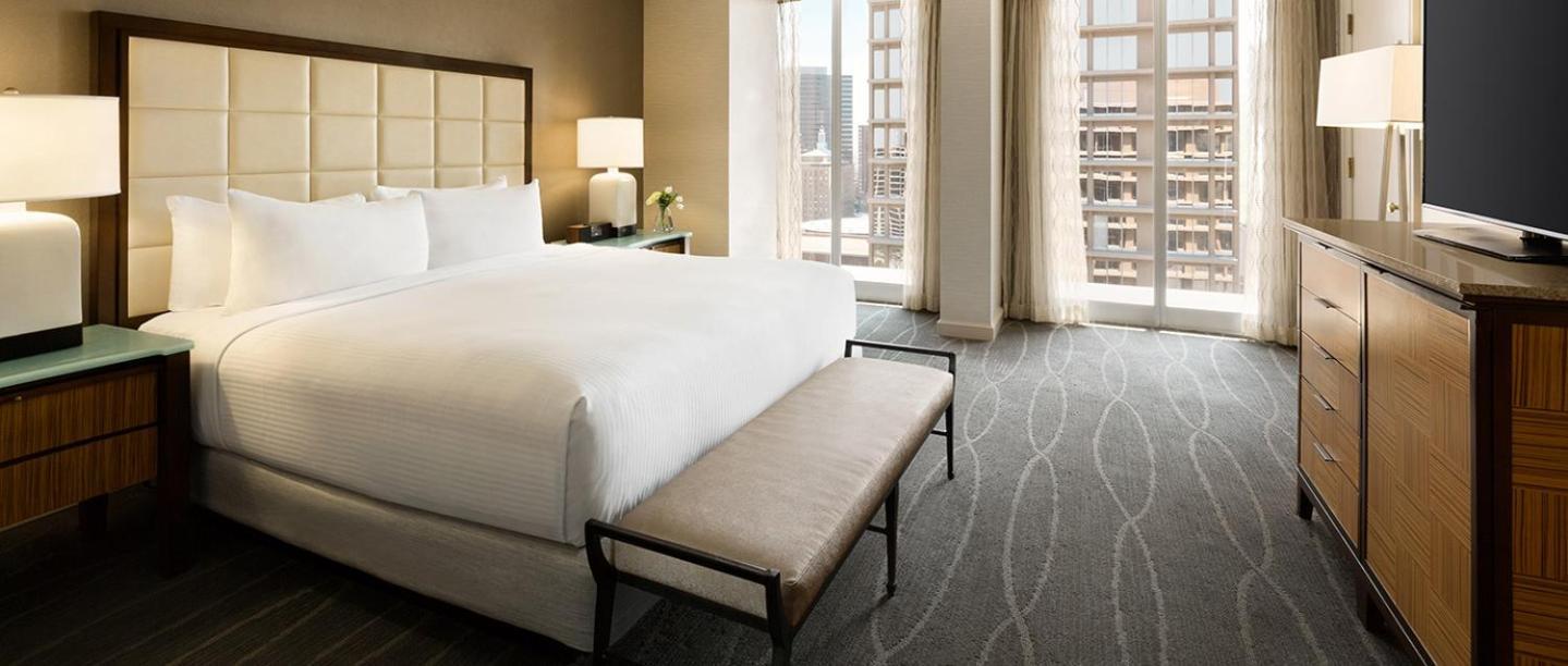 Fairmont Gold King Suite City View