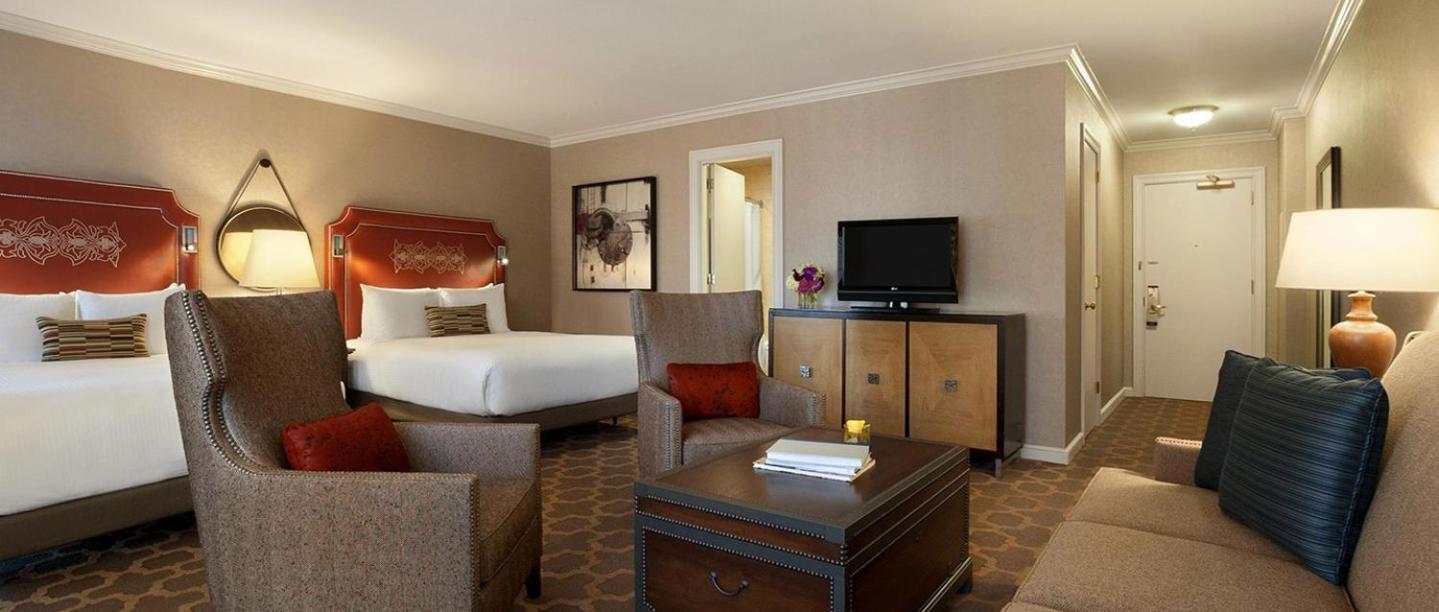 Junior Queen Suite City View