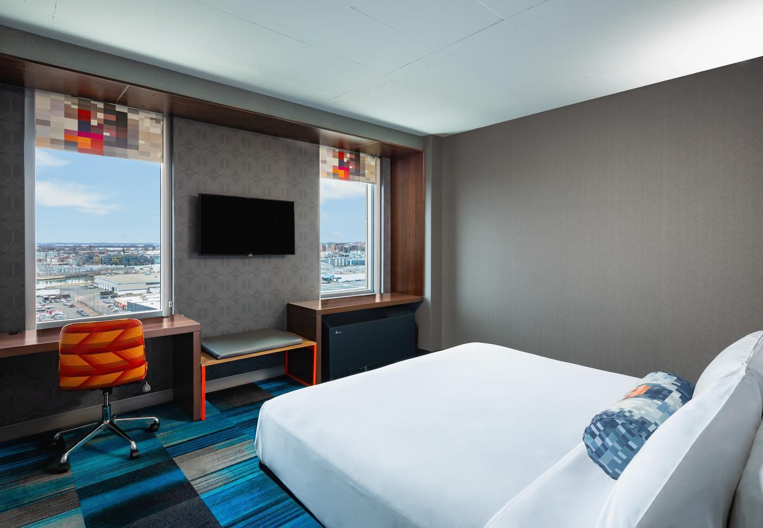 Zimmer Aloft mit 1 Kingsize-Bett