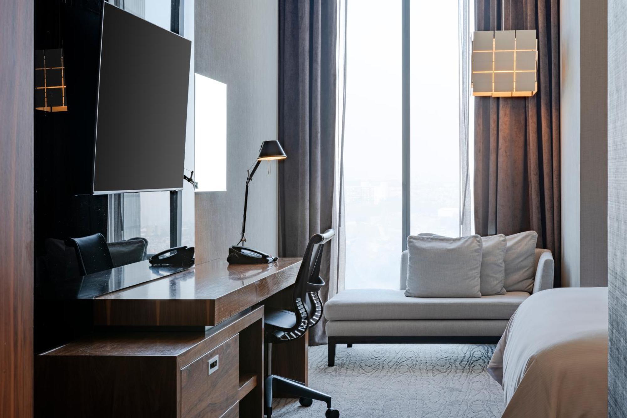 Zimmer mit Kingsize-Bett