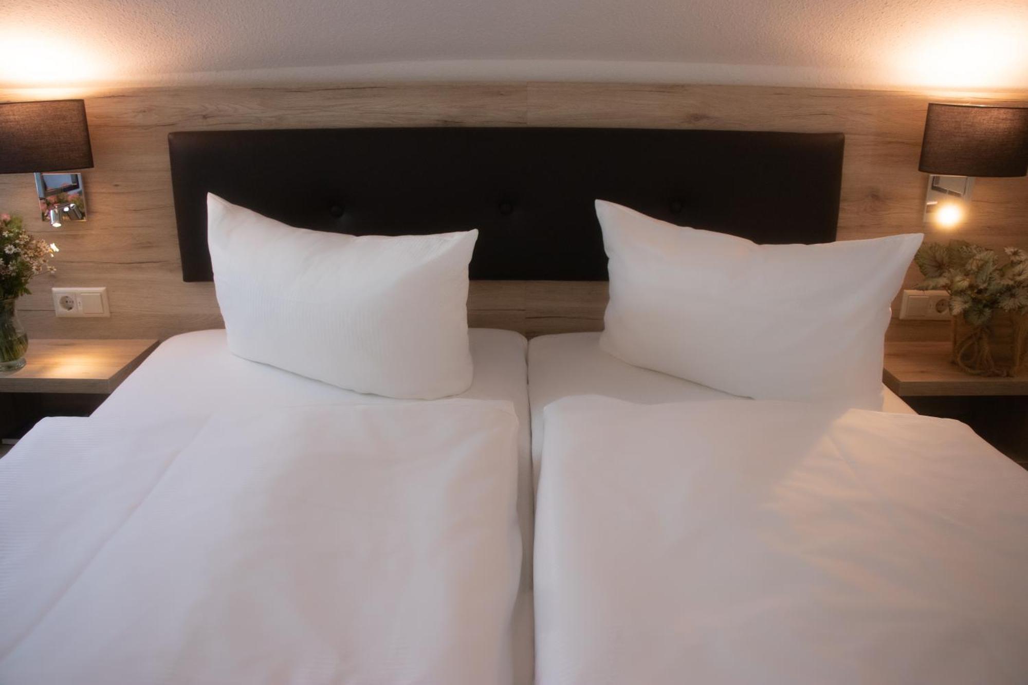 Standard Doppelzimmer (Straßenseite)
