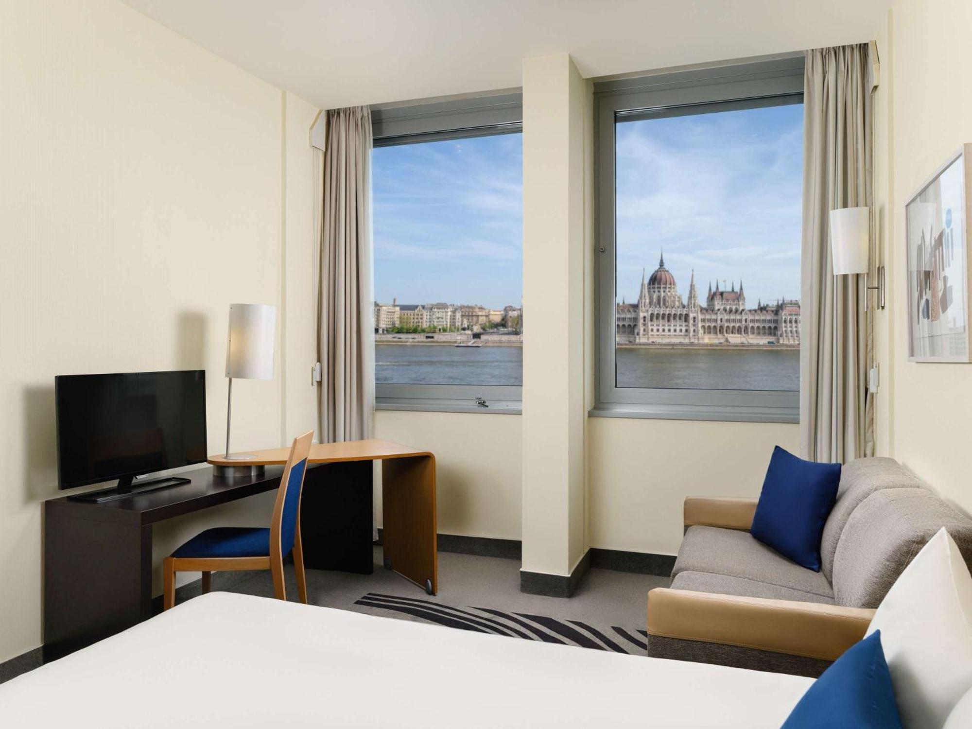 Executive Zimmer mit Blick auf das Parlament