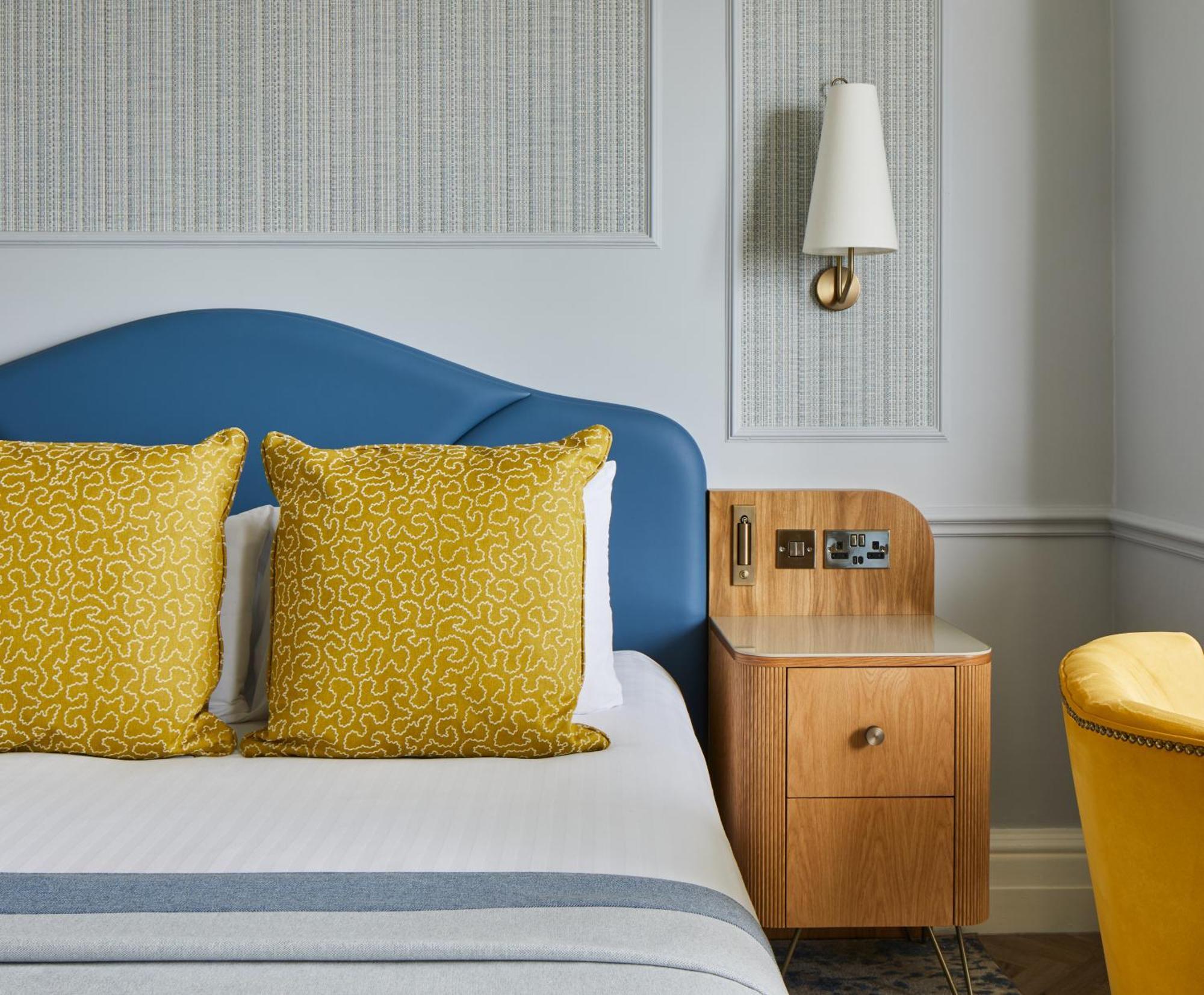 Superior Zimmer mit Kingsize-Bett und Aussicht