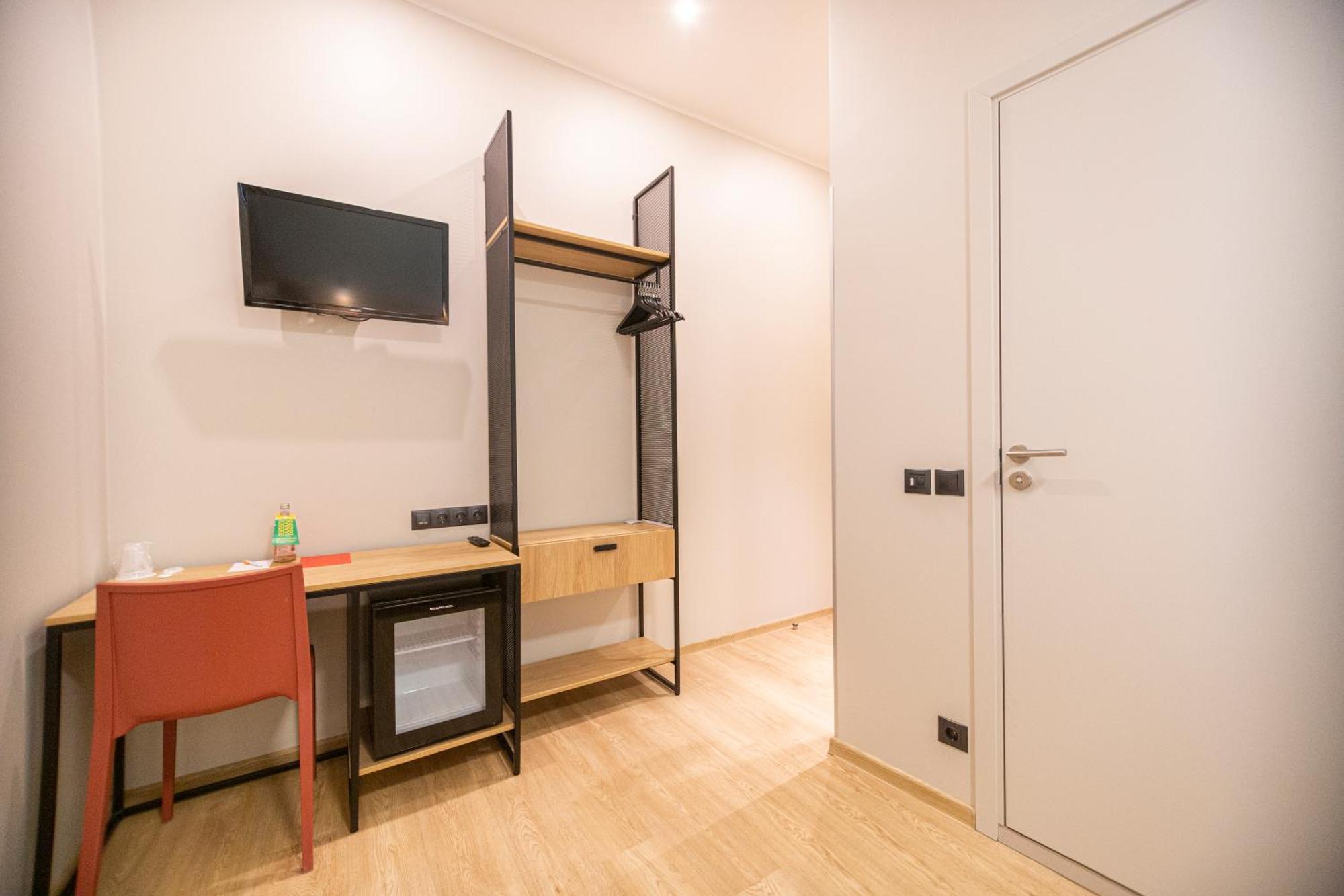 Kleines Doppel-/Zweibettzimmer