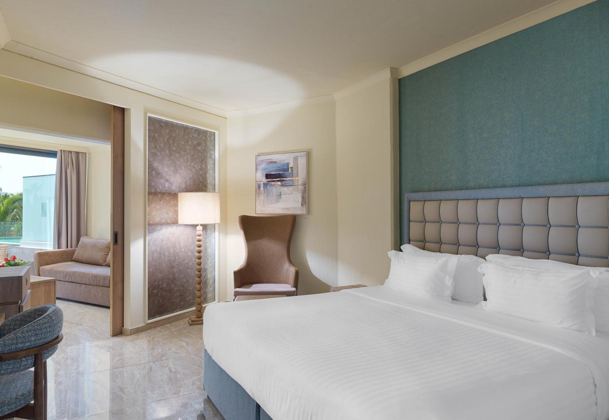 Junior Suite mit direktem Poolzugang