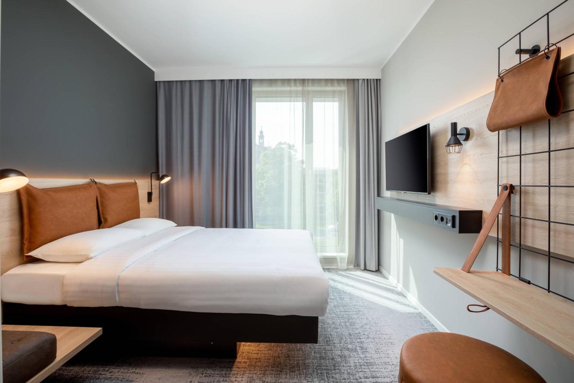 Moxy Zimmer mit Queensize-Bett