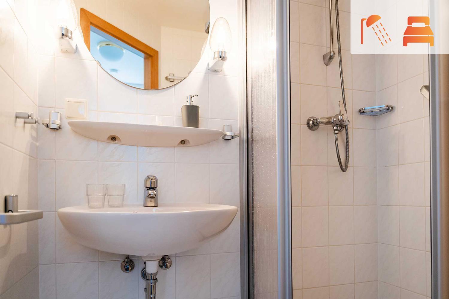 Einzelzimmer mit Bad