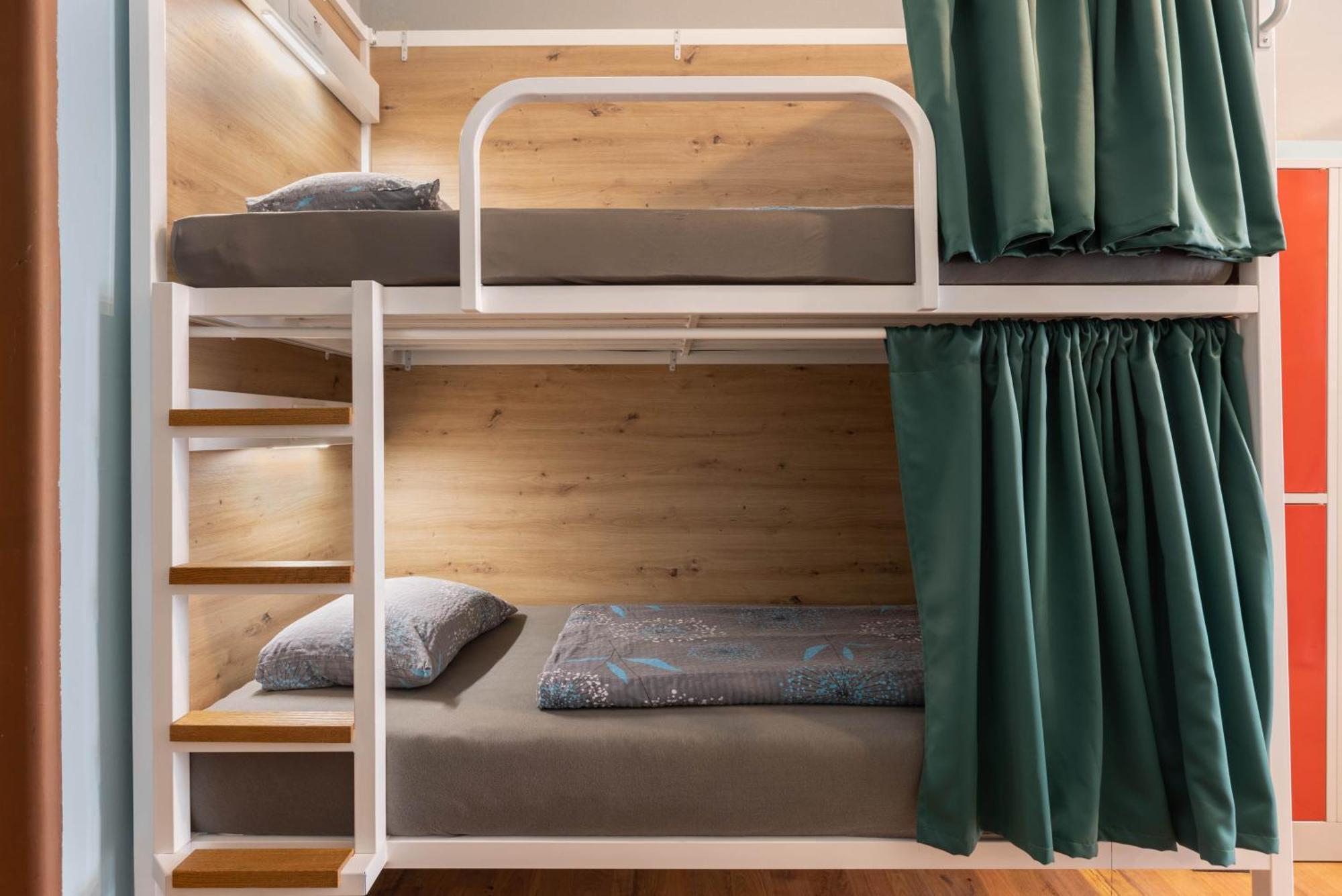Bett im gemischten 6-Bett-Schlafsaal