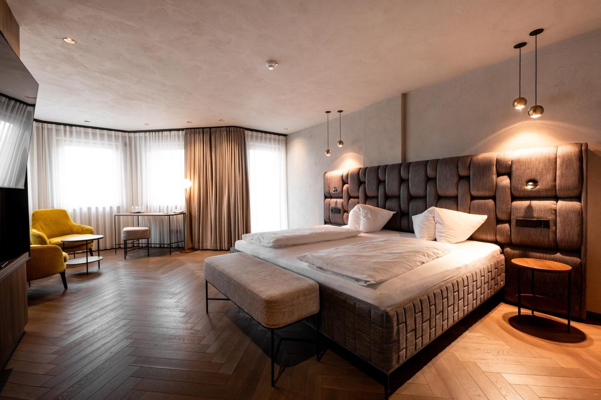 Familienzimmer mit Bergblick