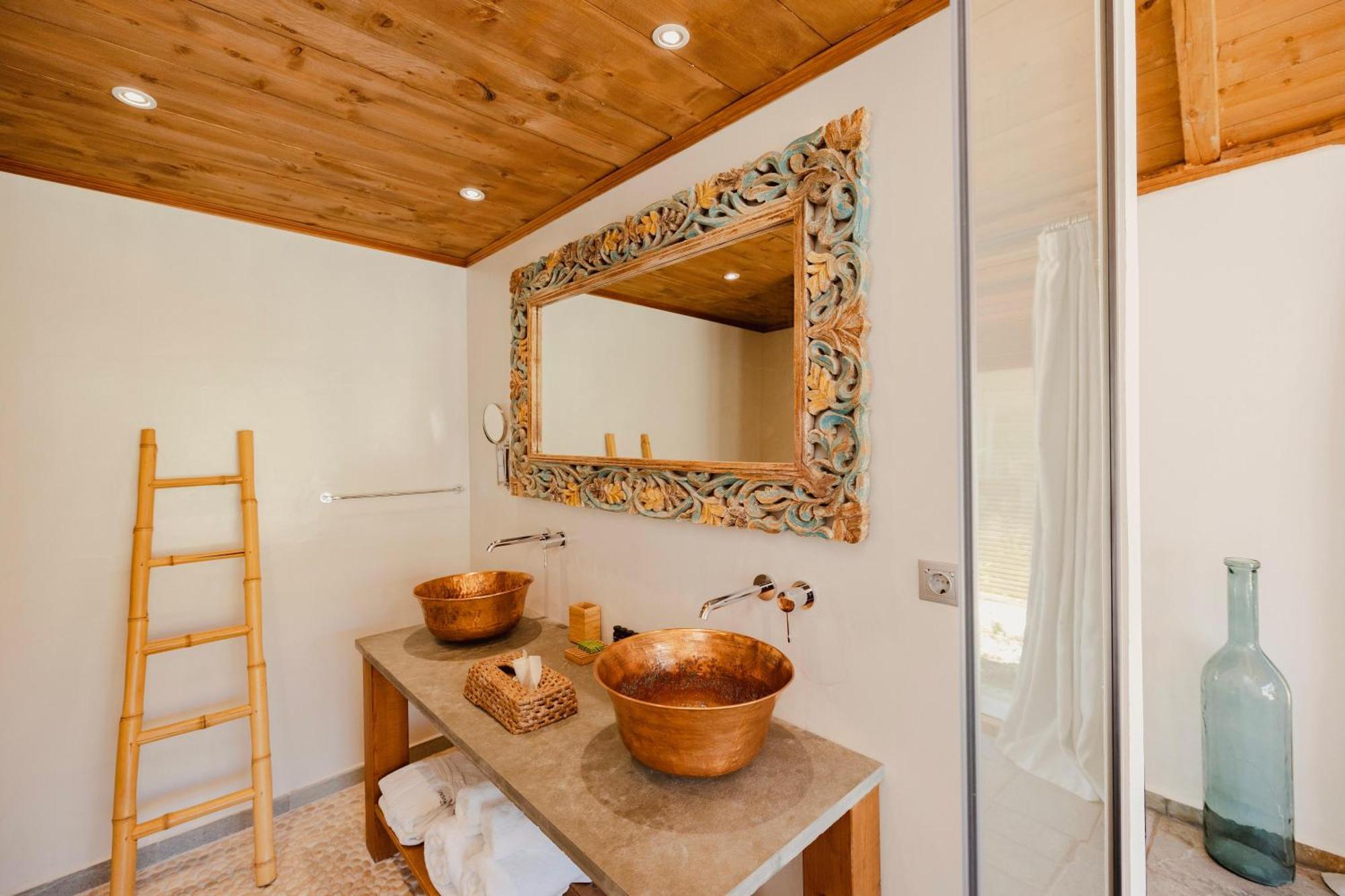 Executive Bungalow mit eigenem Pool