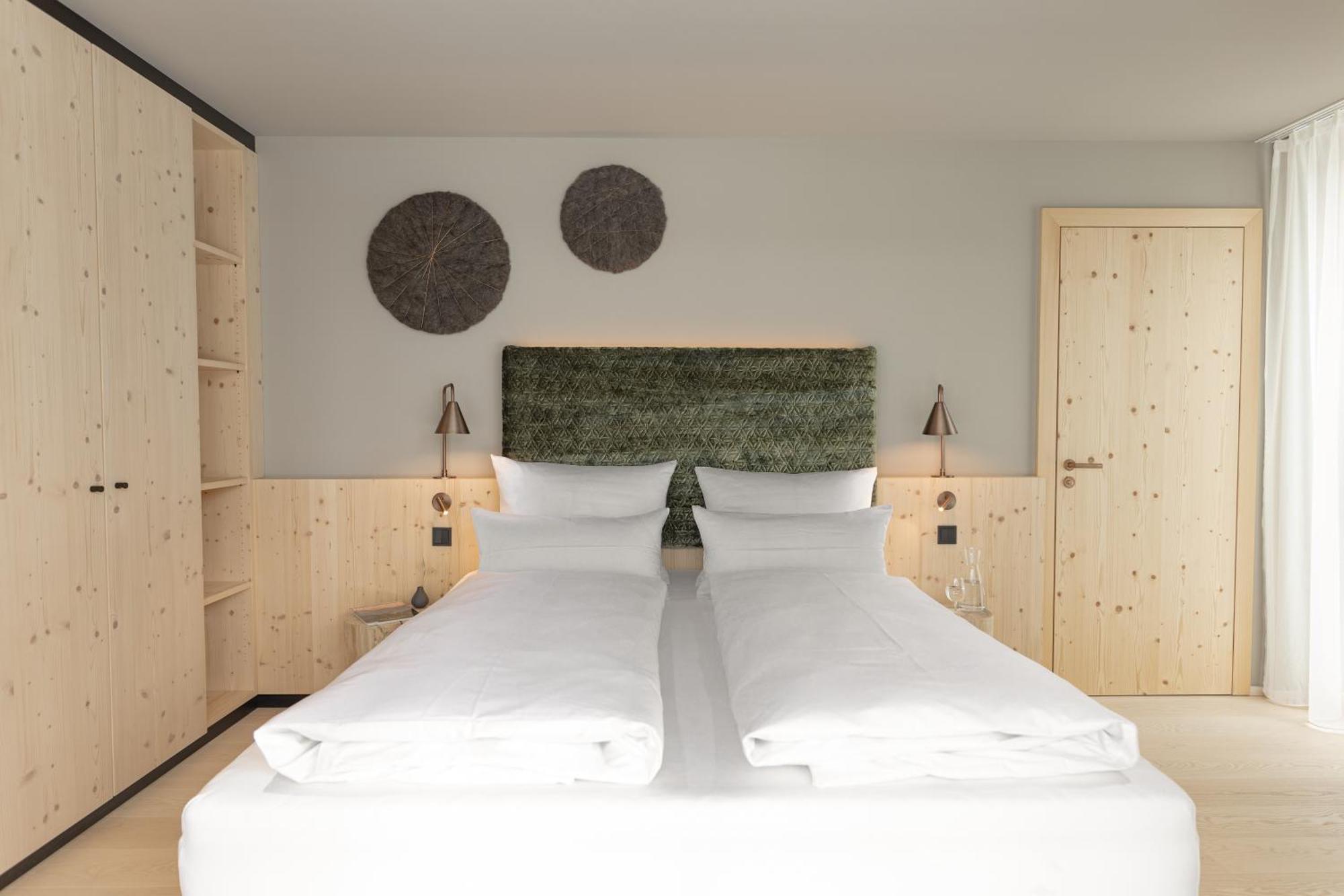 Suite „Schafgemach" mit Pool und Whirlpool-Badewanne