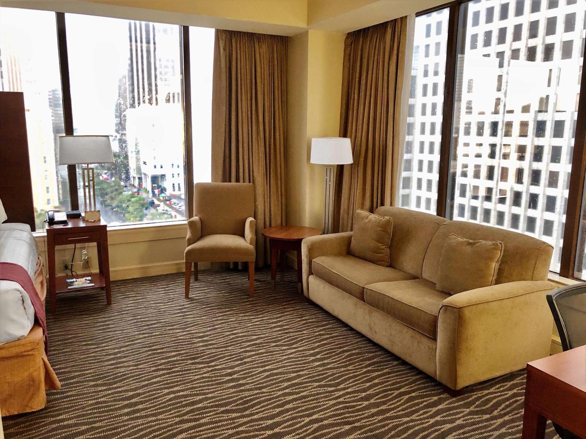 Studio Queen Suite Sofa Bed City View