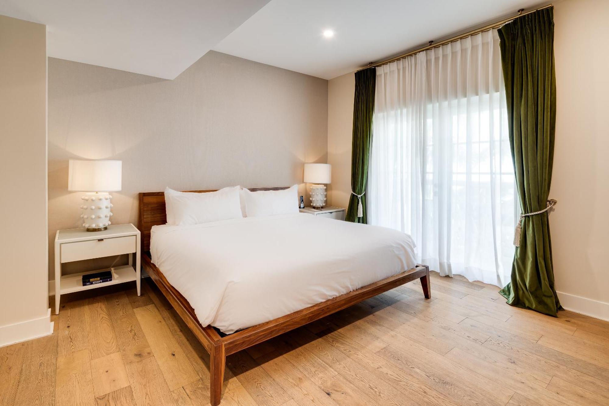 Junior Suite mit Kingsize-Bett und Balkon
