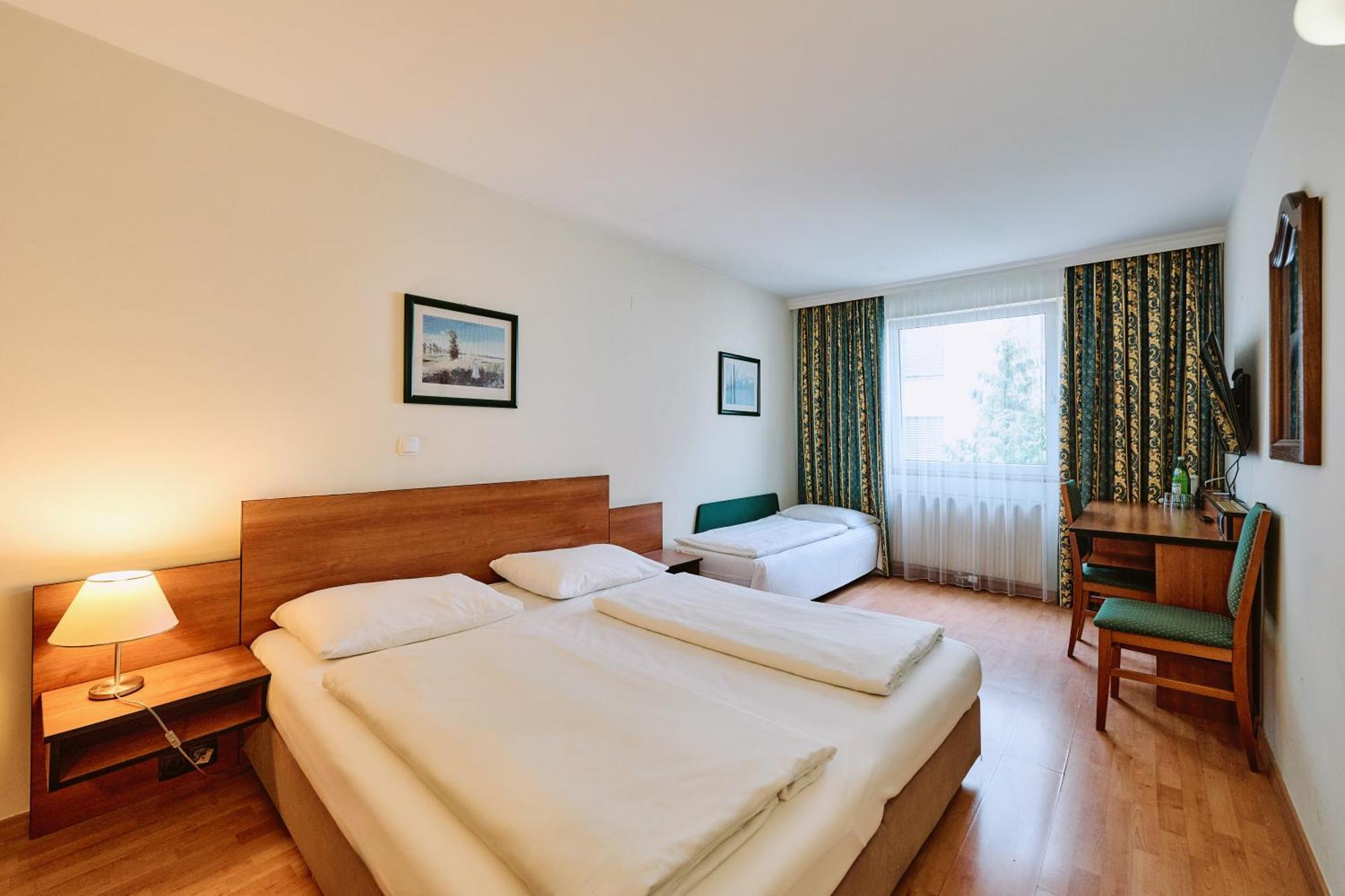 Dreibettzimmer