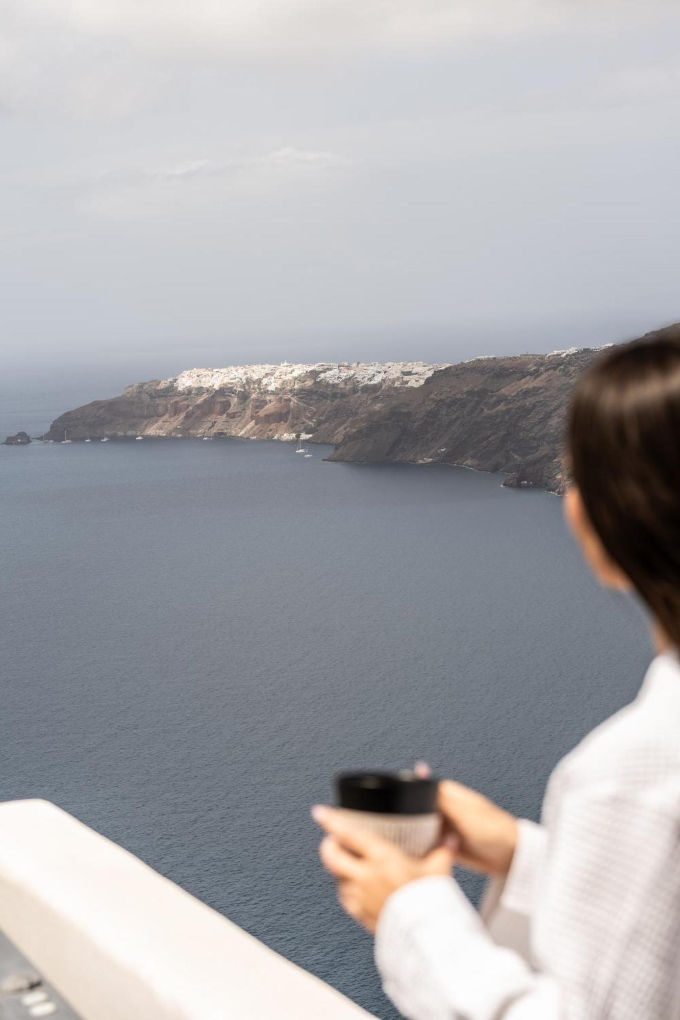 Premium Doppelzimmer mit Blick auf die Caldera und Mini-Tauchbecken im Freien