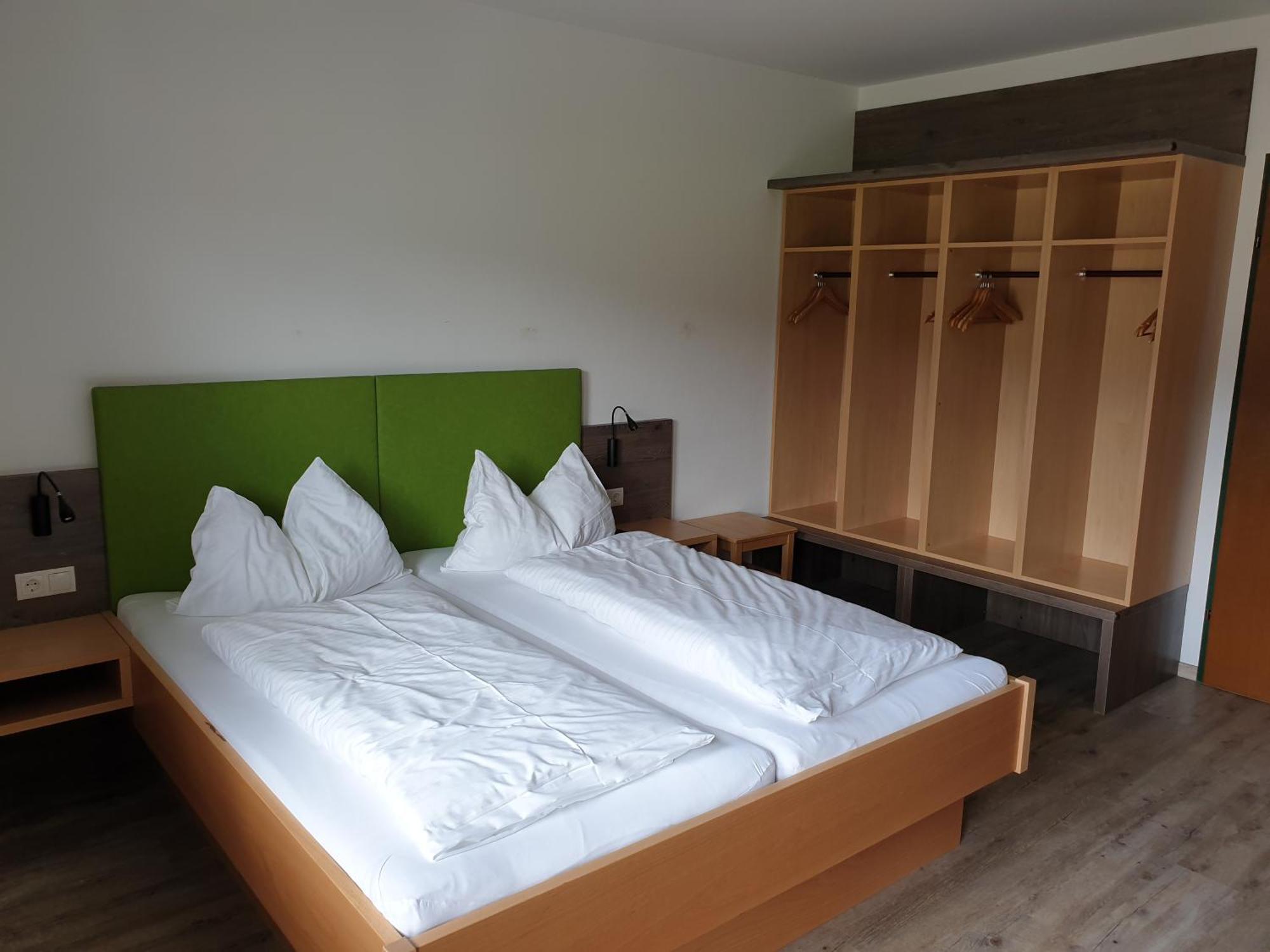 Vierbettzimmer mit Balkon