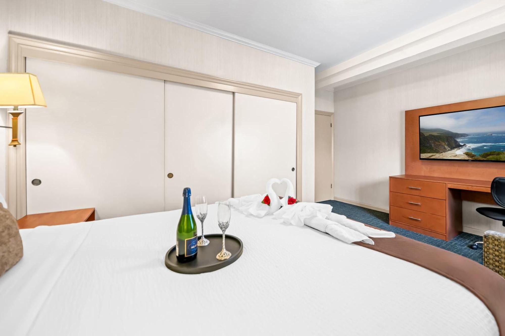 King Suite Non-Smoking