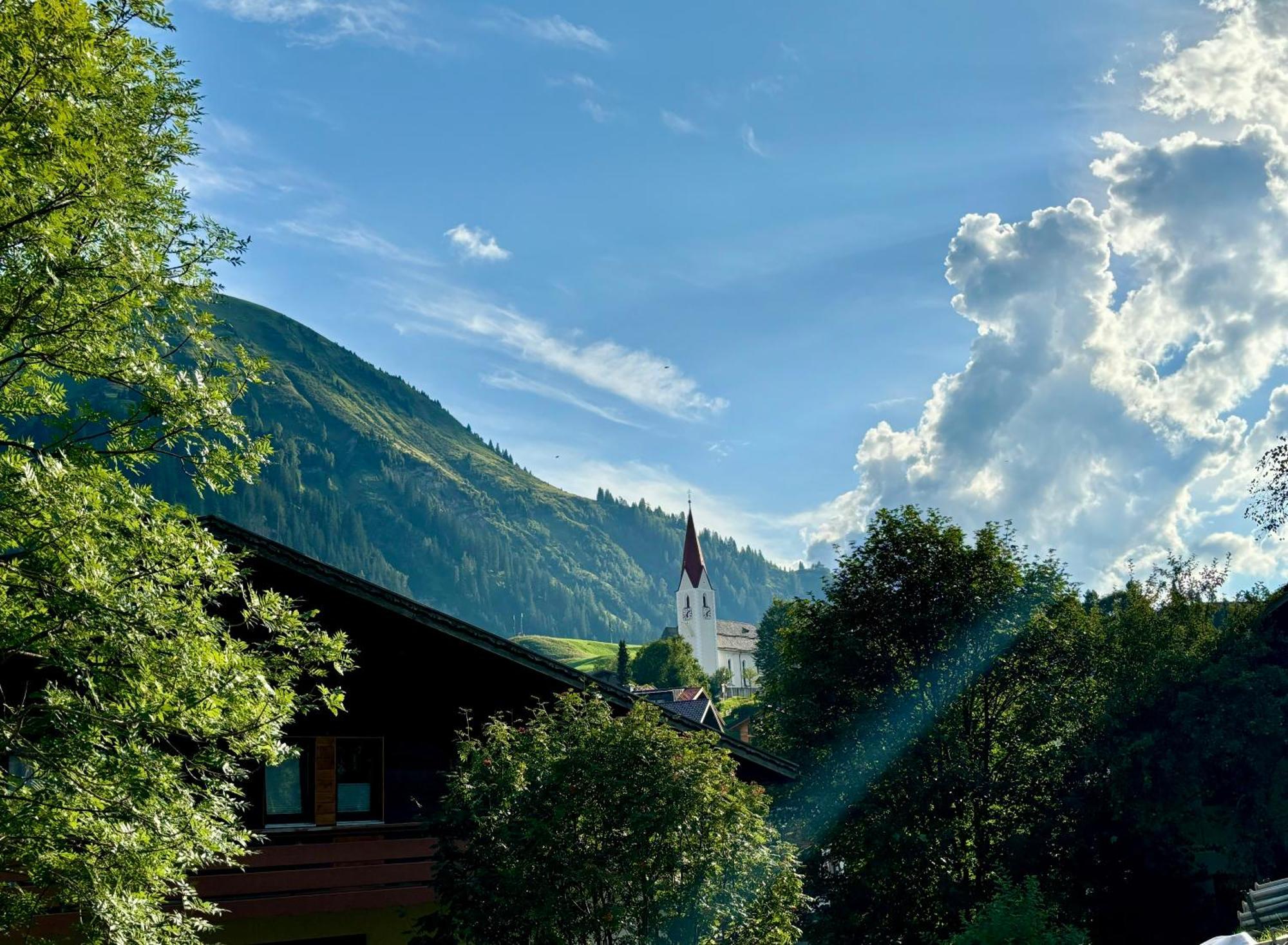 Apartment mit 2 Schlafzimmern und Terrasse