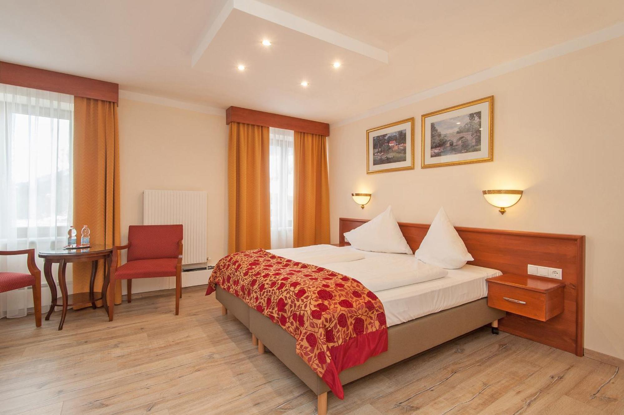 Comfort Dreibettzimmer mit Dusche