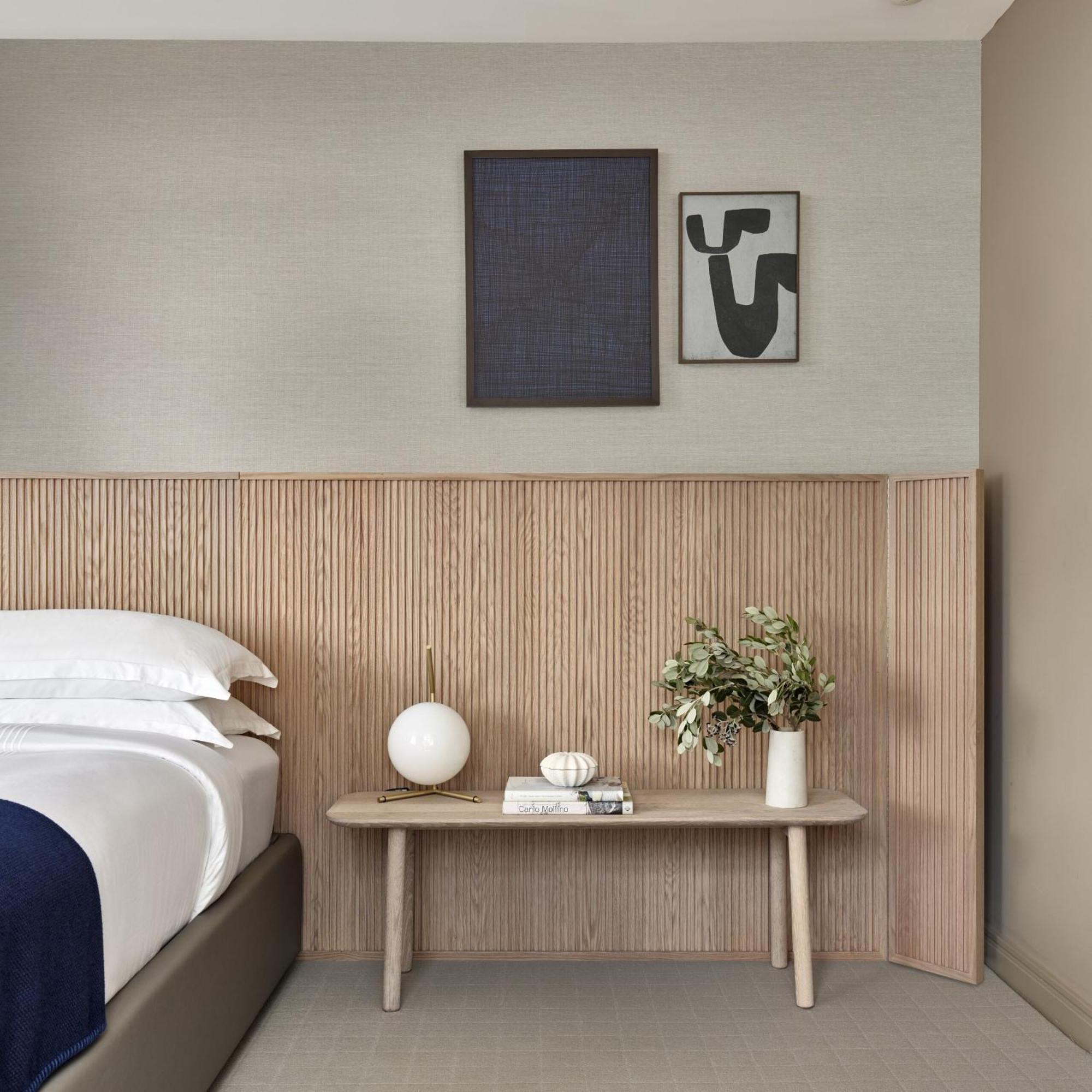 Premium Zimmer mit Kingsize-Bett und Stadtblick