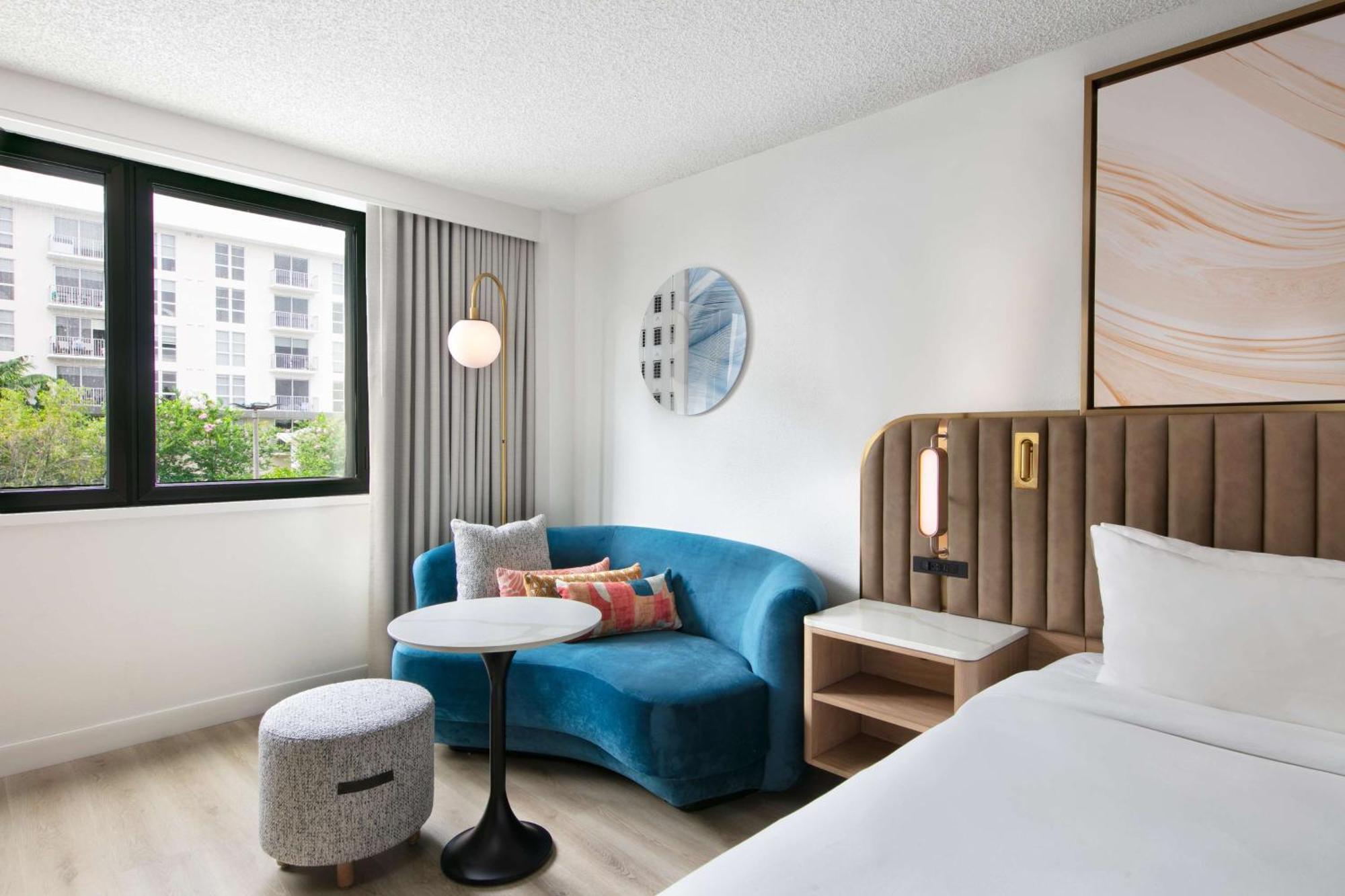Deluxe Zimmer mit Kingsize-Bett und Badewanne - für Gäste mit eingeschränkter Mobilität geeignet, barrierefrei