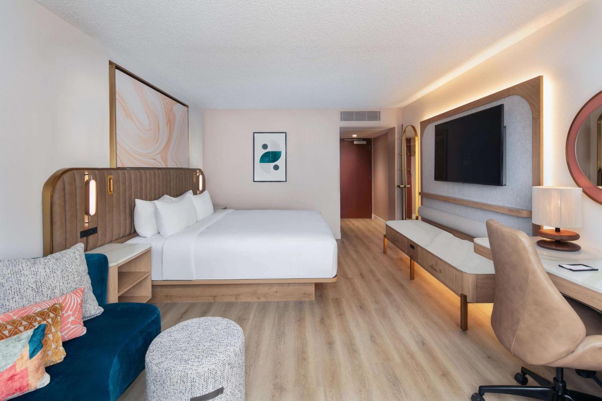 Deluxe Zimmer mit Kingsize-Bett und ebenerdiger Dusche - barrierefrei