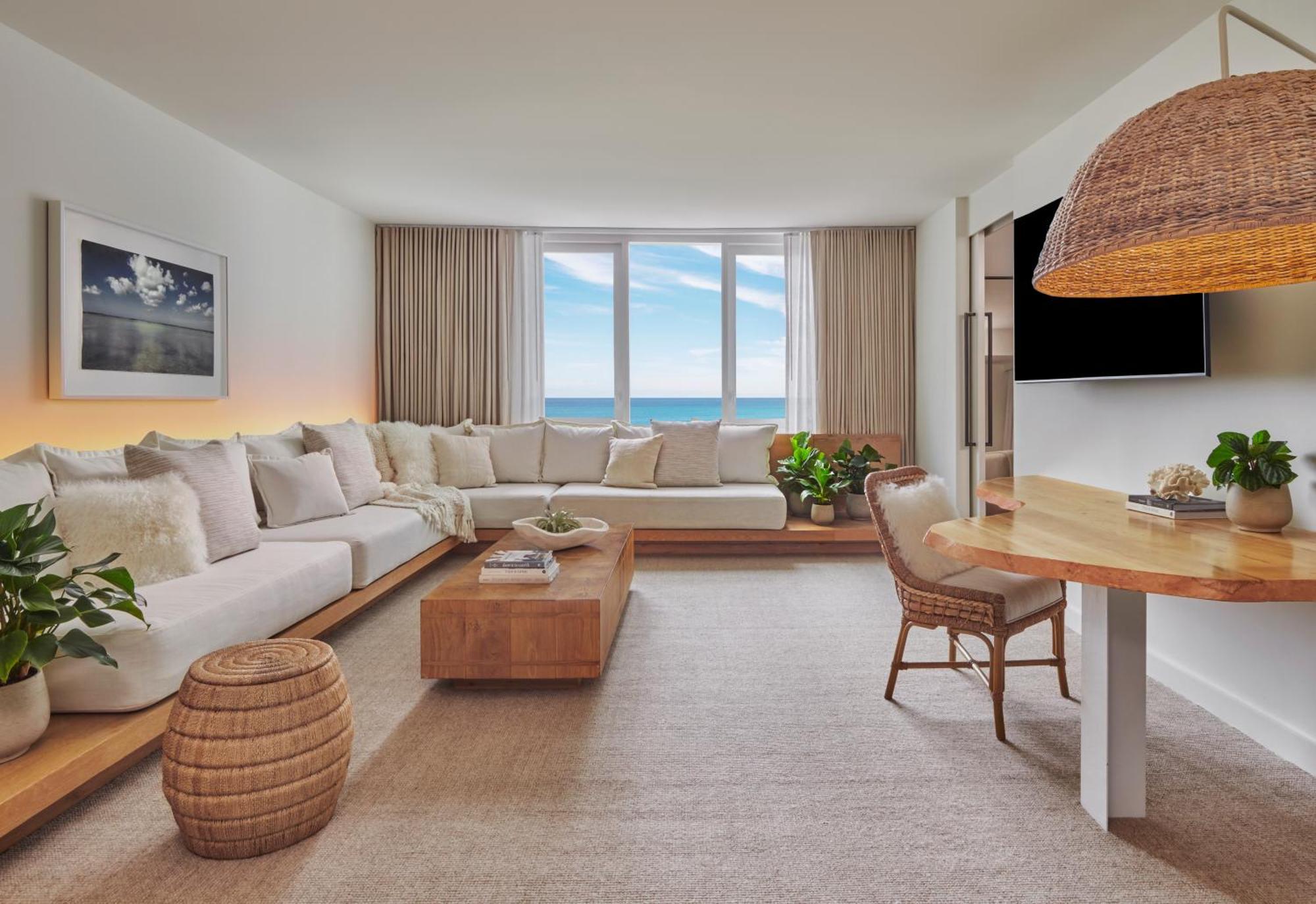 Suite mit 1 Schlafzimmer mit Kingsize-Bett und Stadtblick
