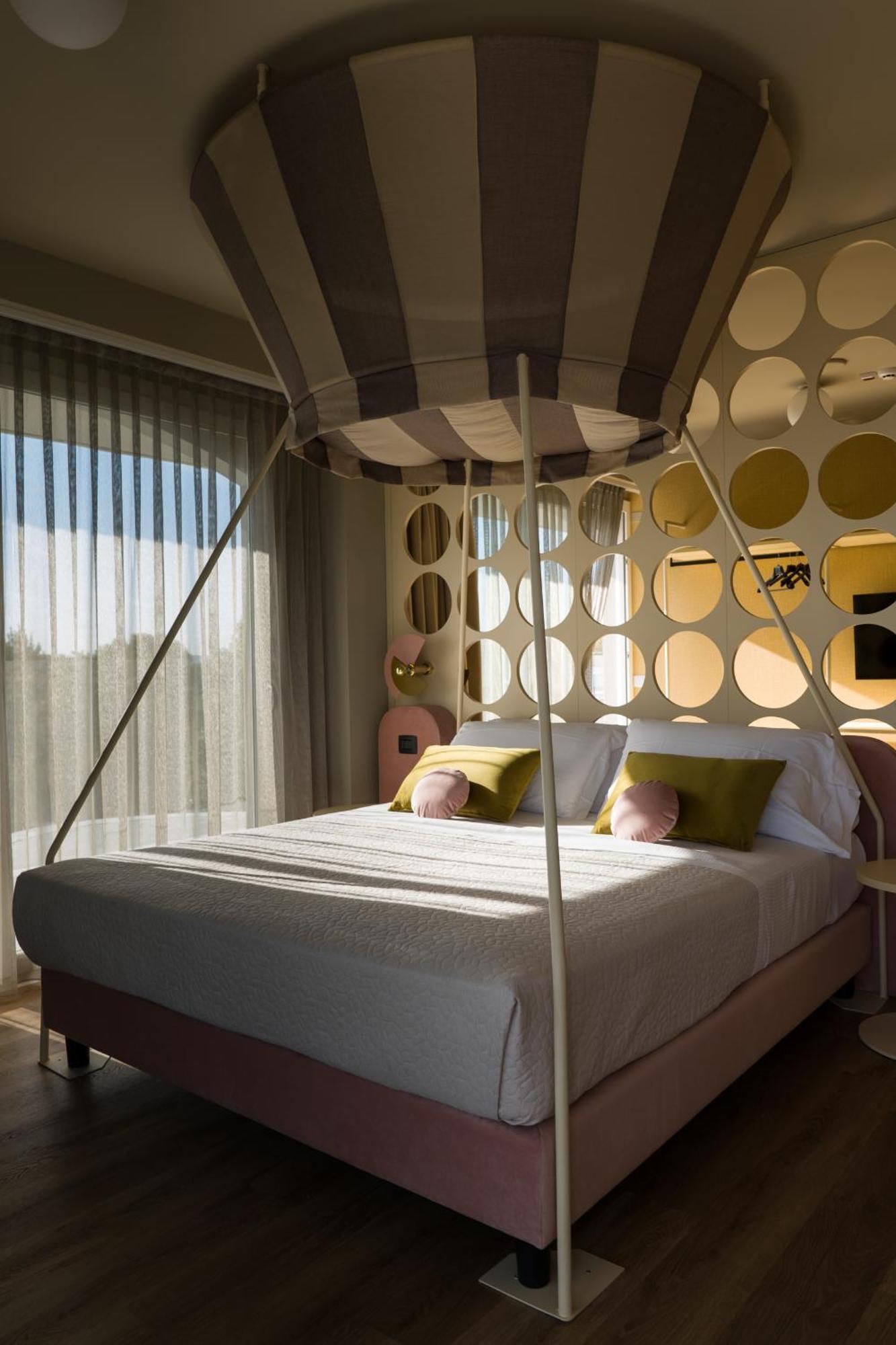 Suite mit Kingsize-Bett und Meerblick