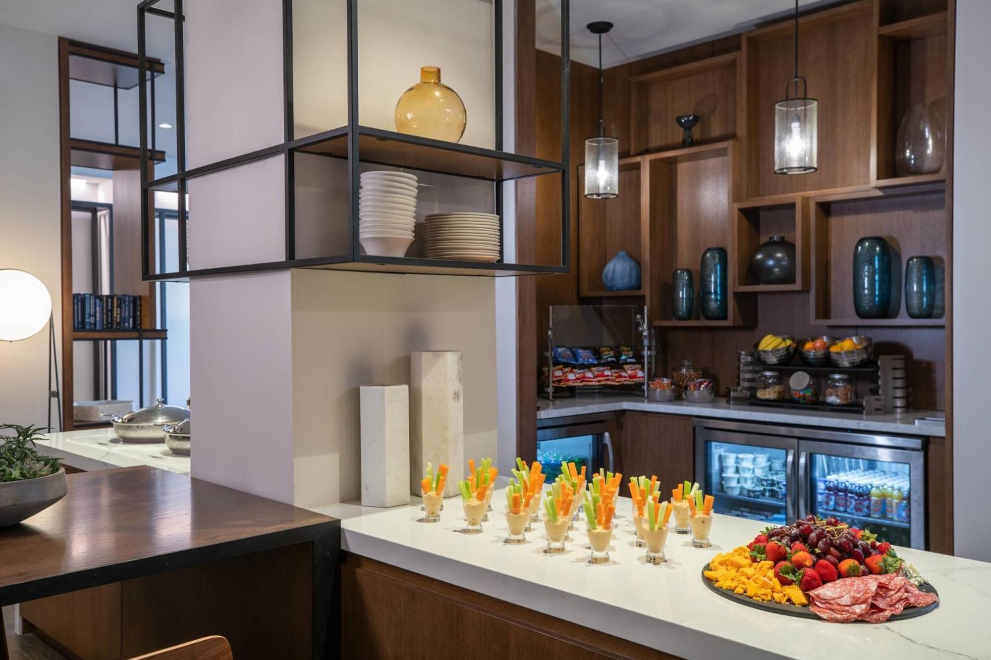 Zimmer mit 1 Kingsize-Bett und Zugang zur Club Lounge