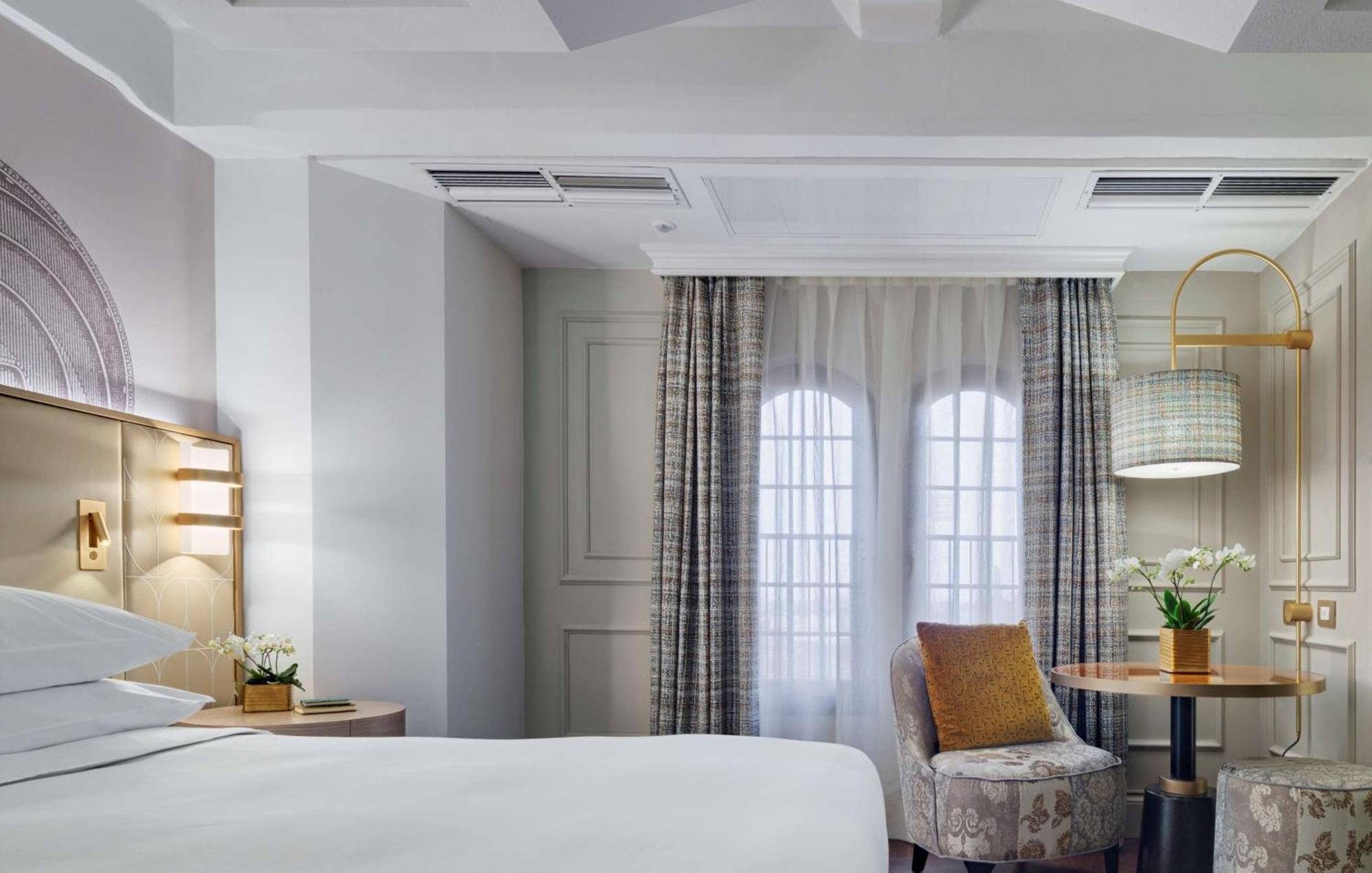 Deluxe Zimmer mit Kingsize-Bett