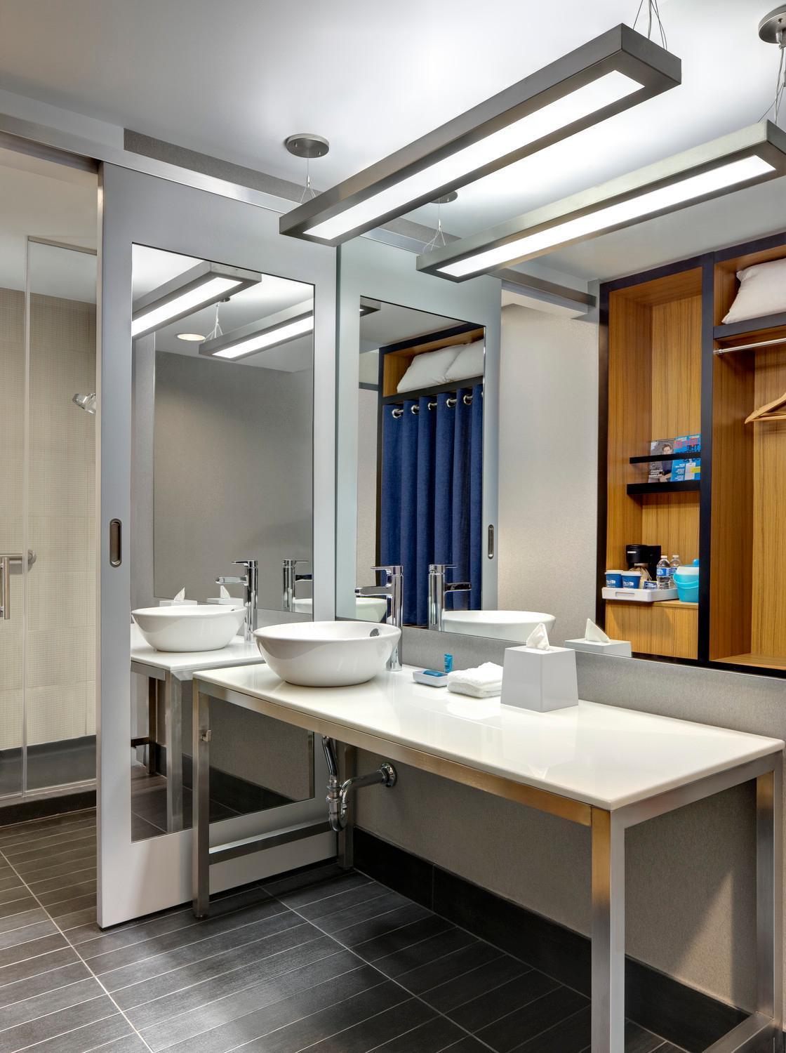 Eckzimmer-Suite mit 1 Kingsize-Bett und Schlafsofa