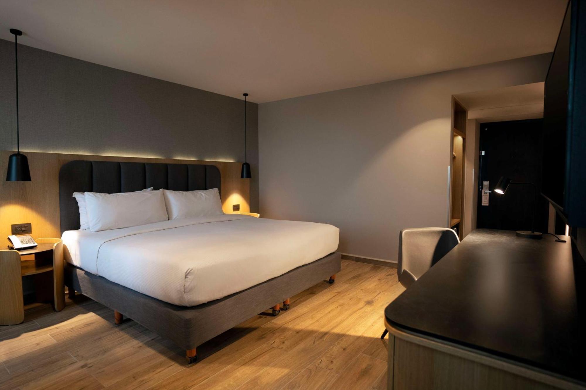 Zimmer mit Kingsize Bett