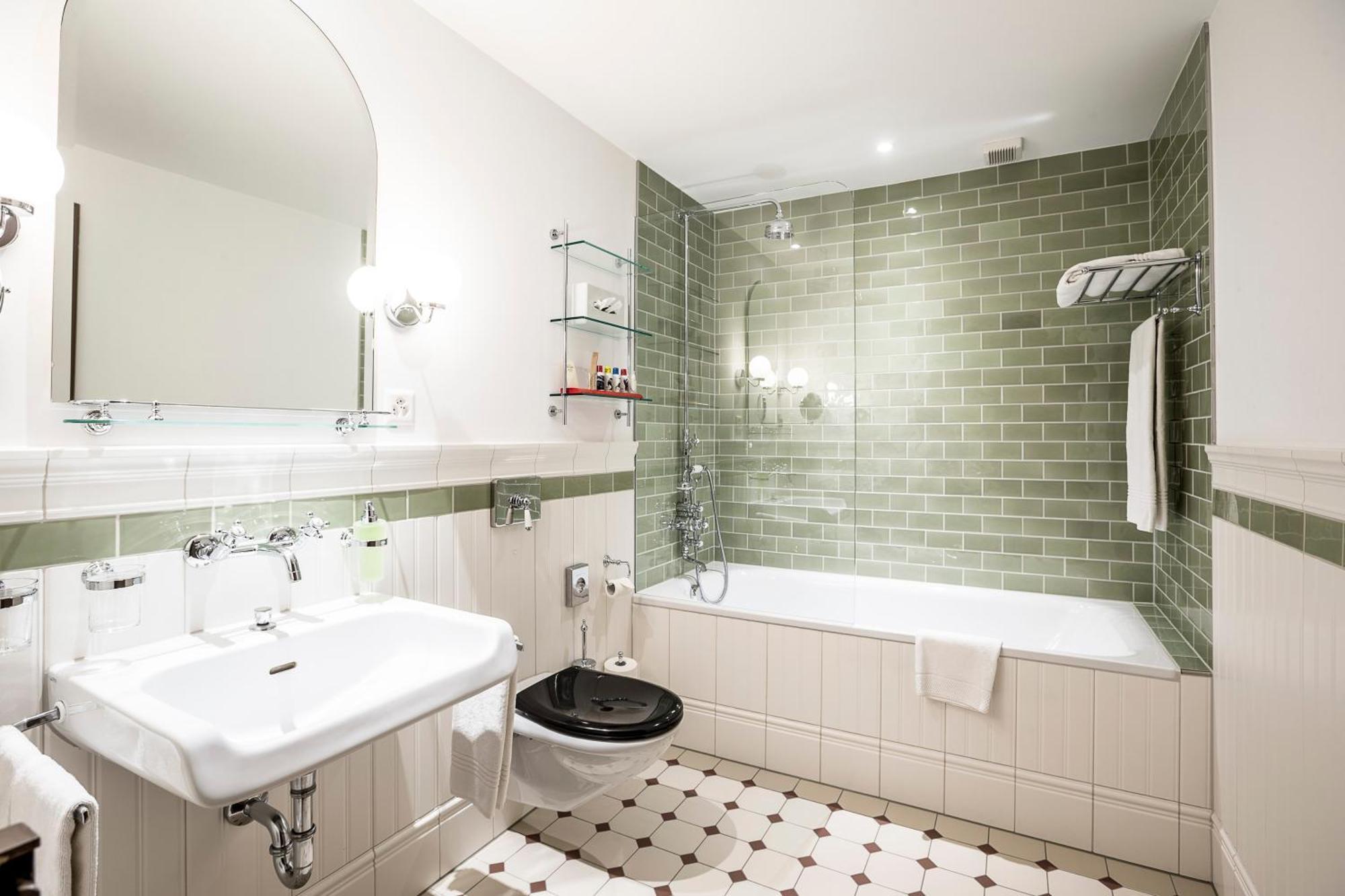 Hauser Suite